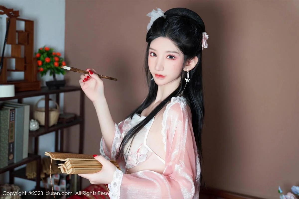 周于希Sally粉色古装服露性感布兜秀惹火身材撩人绝美写真 第 12 张