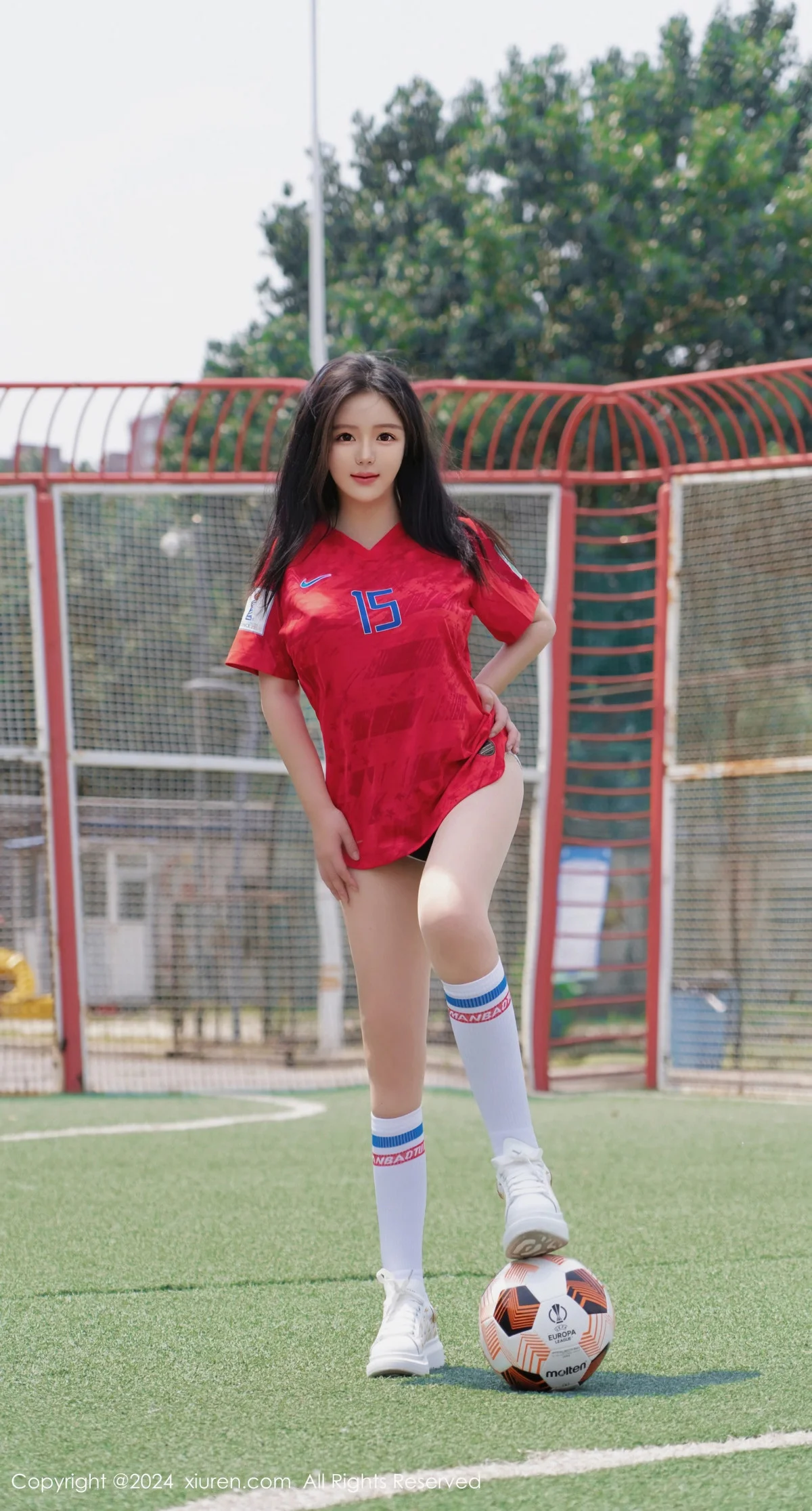 小薯条nienie足球场景性感红色足球服饰秀曼妙身姿绝美写真 第 16 张