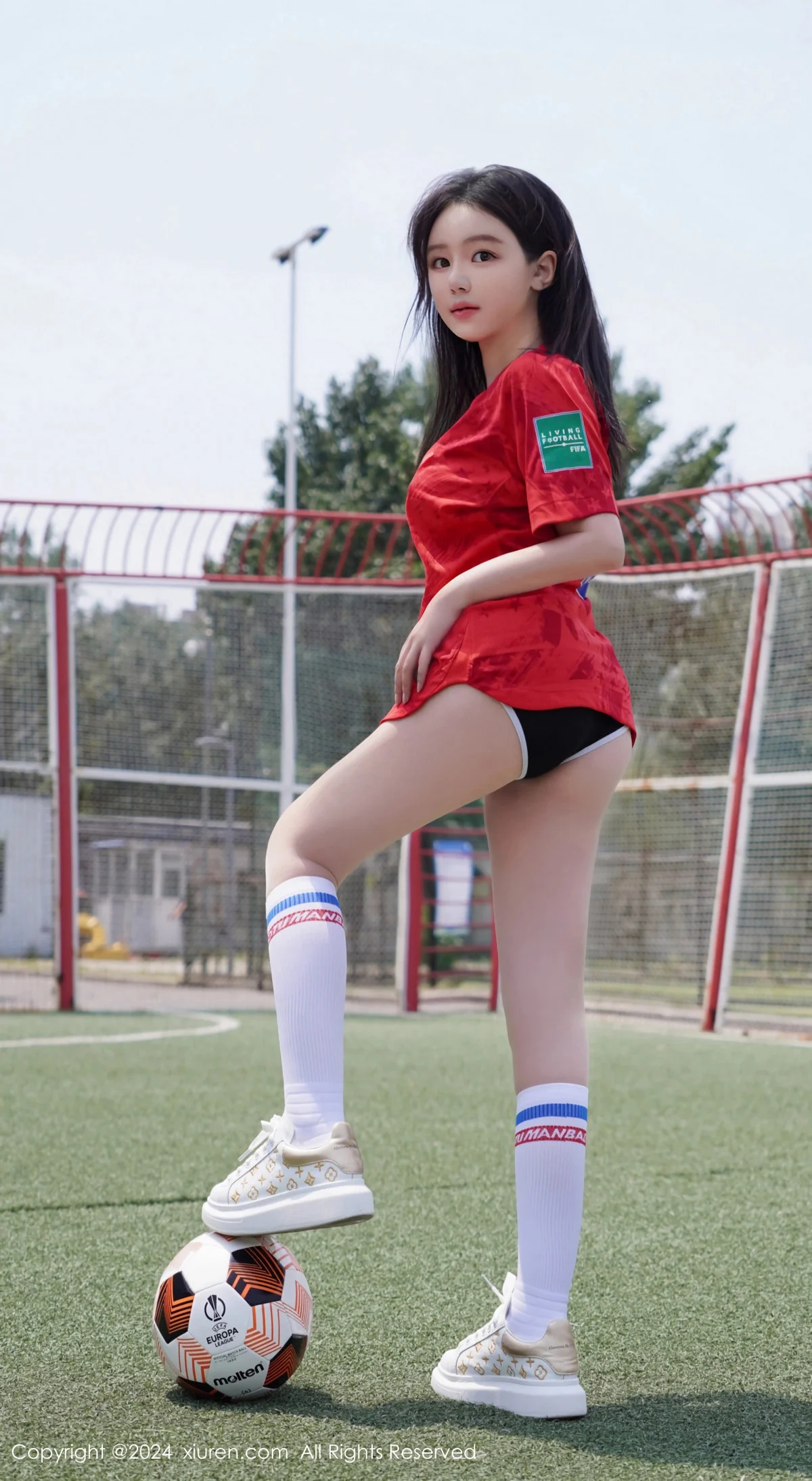 小薯条nienie足球场景性感红色足球服饰秀曼妙身姿绝美写真 第 20 张