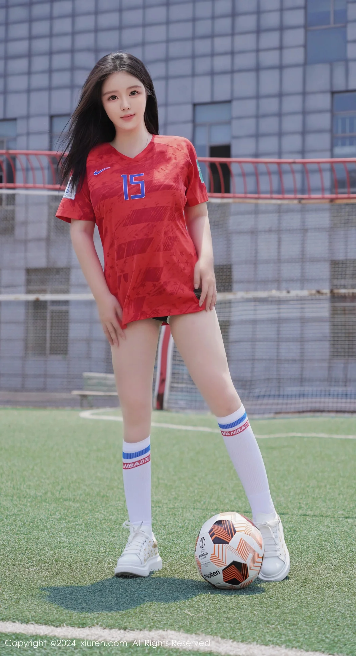小薯条nienie足球场景性感红色足球服饰秀曼妙身姿绝美写真 第 22 张