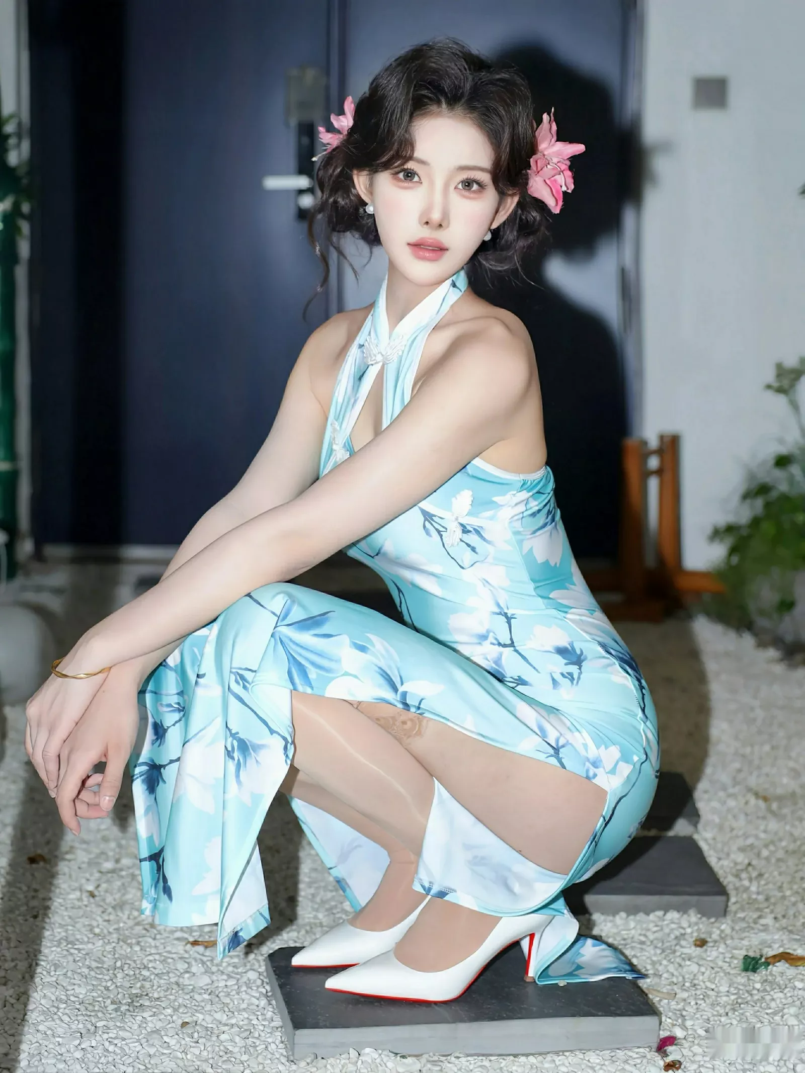 梨霜儿性感青色情趣旗袍配超薄肉丝秀凹凸身材完美绝美写真 第 6 张