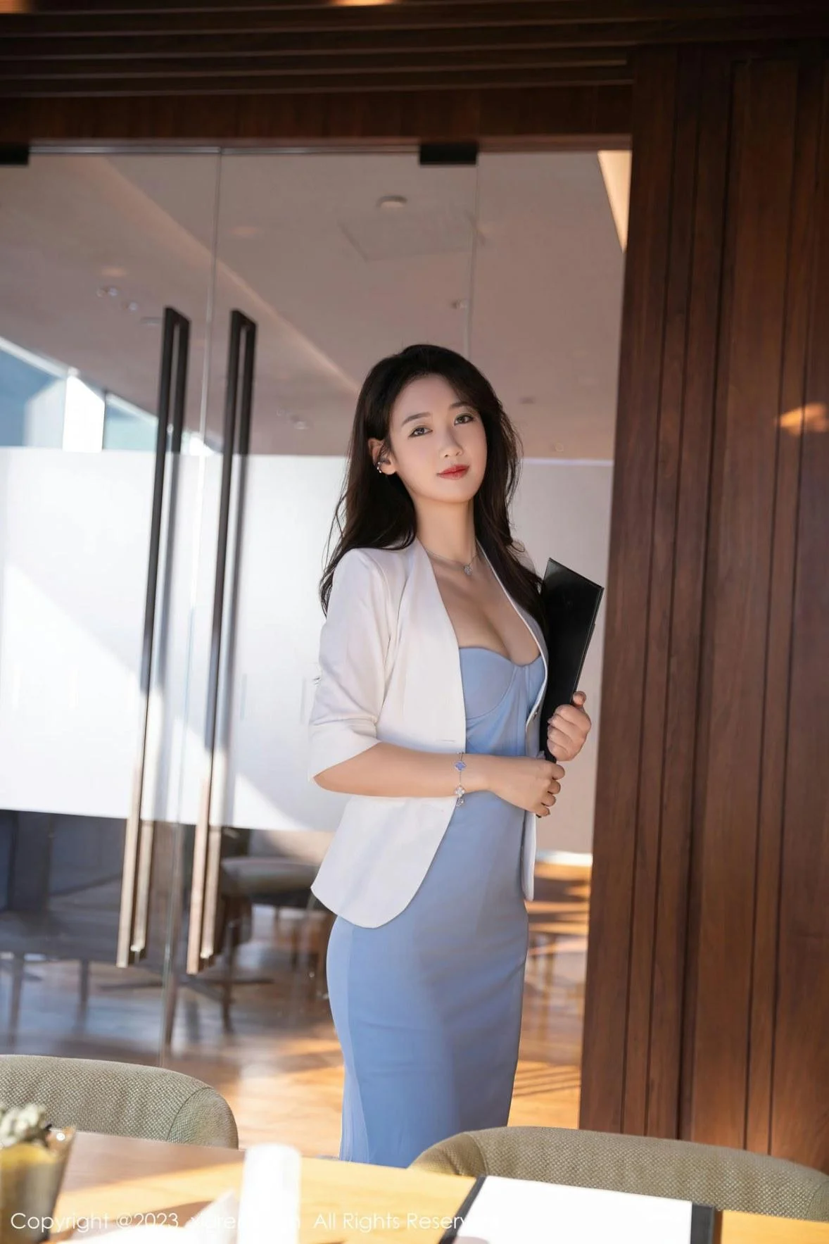 唐安琪性感OL职业装配超薄肉丝秀曼妙身姿迷人绝美写真 第 18 张
