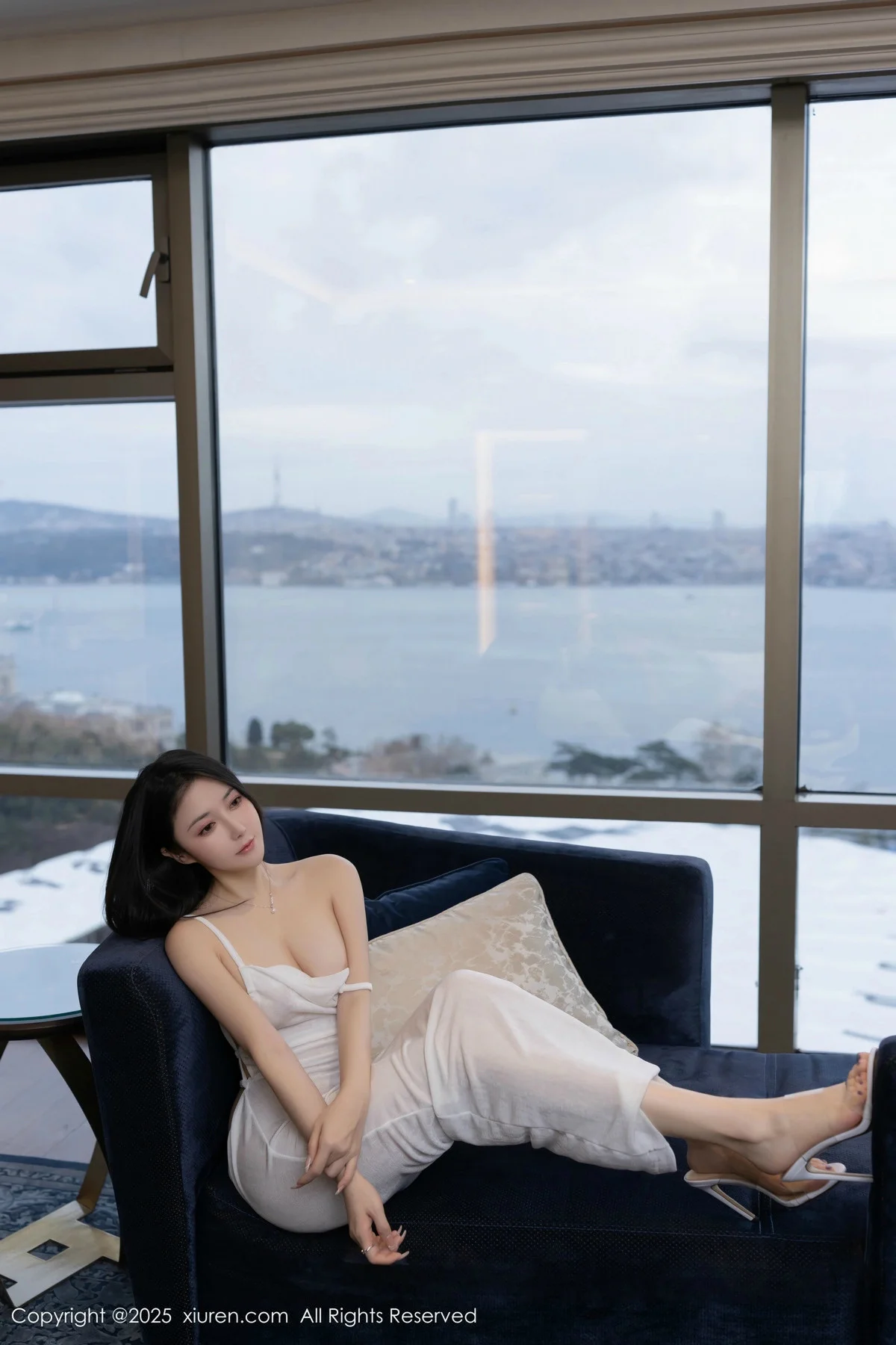 鱼子酱Fish私房性感白色透视连衣长裙秀惹火身材绝美写真 第 11 张