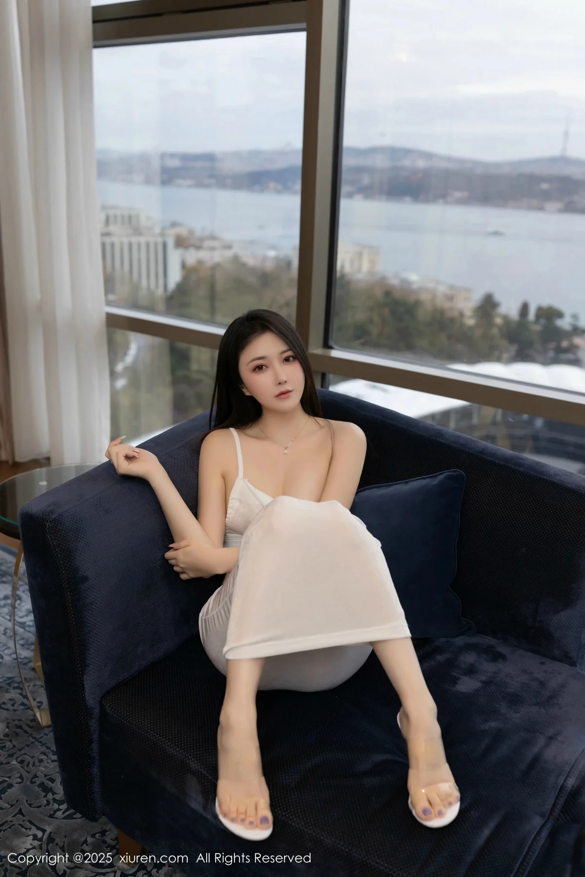 鱼子酱Fish私房性感白色透视连衣长裙秀惹火身材绝美写真 第 22 张