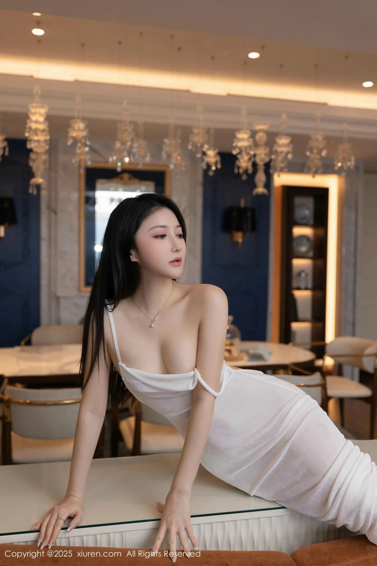 鱼子酱Fish私房性感白色透视连衣长裙秀惹火身材绝美写真 第 27 张