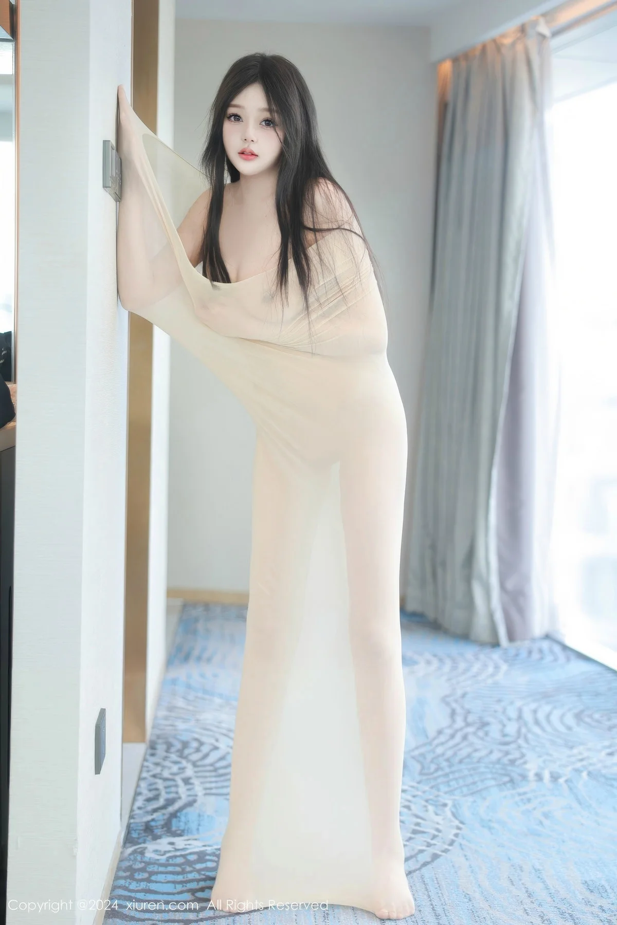 柚柚小奶瓶私房性感肉色连体丝袜真空秀凹凸身材绝美写真 第 2 张
