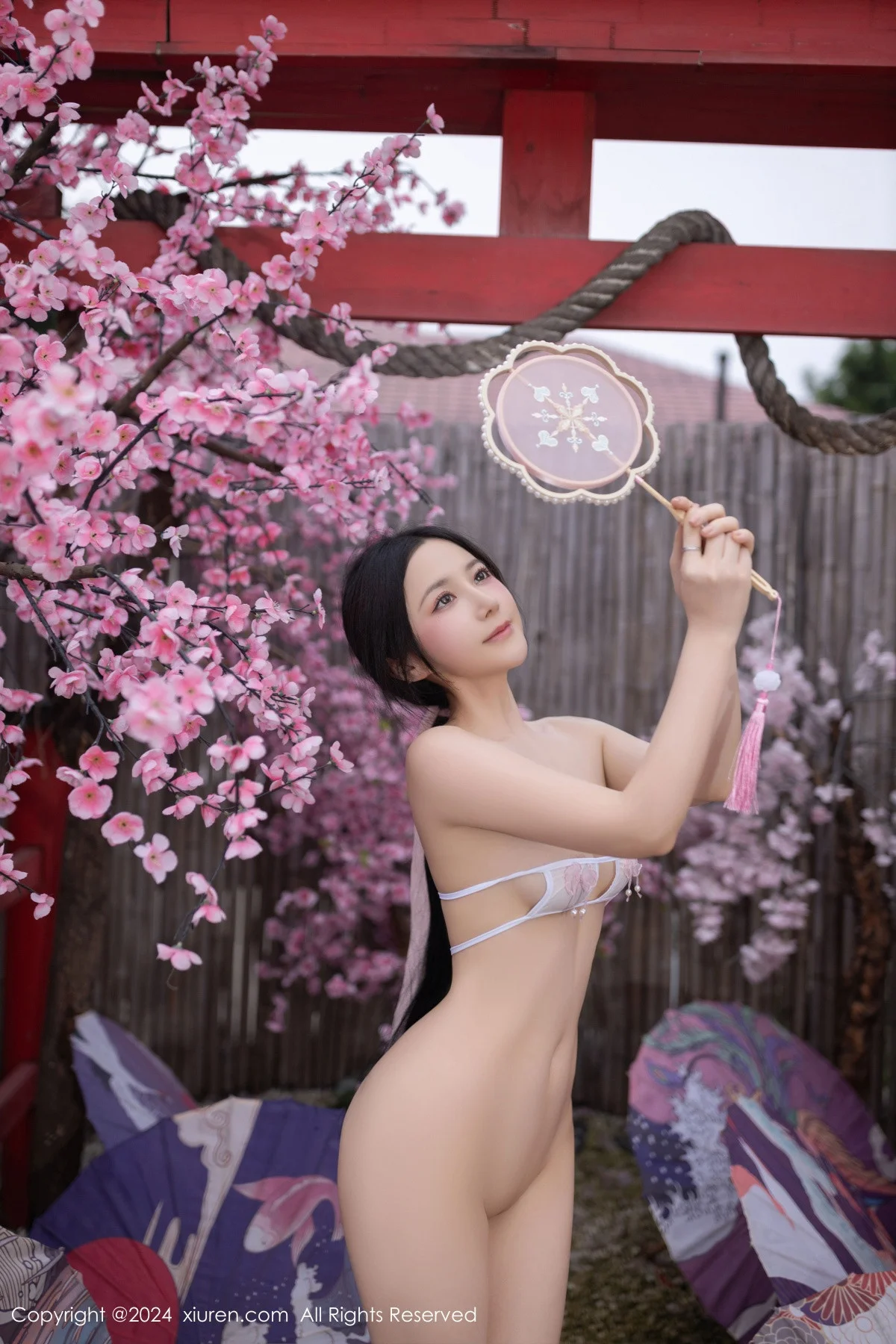 鱼子酱Fish性感白色轻透连衣裙露白色情趣内衣迷人绝美写真 第 126 张