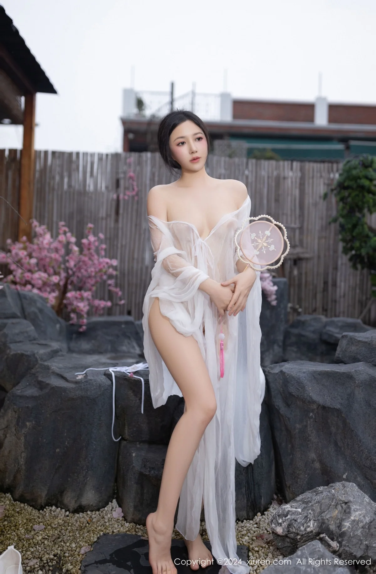 鱼子酱Fish性感白色轻透连衣裙露白色情趣内衣迷人绝美写真 第 155 张