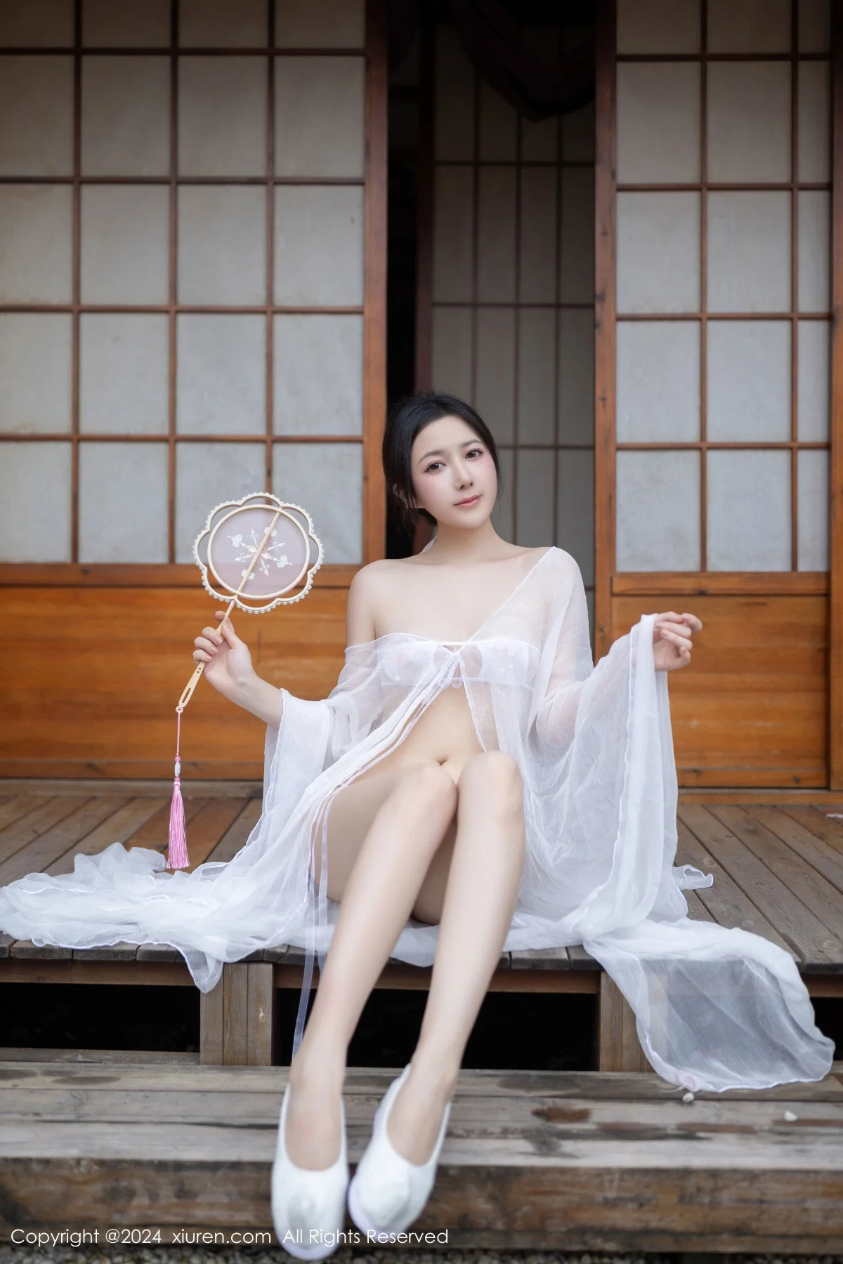 鱼子酱Fish性感白色轻透连衣裙露白色情趣内衣迷人绝美写真 第 17 张