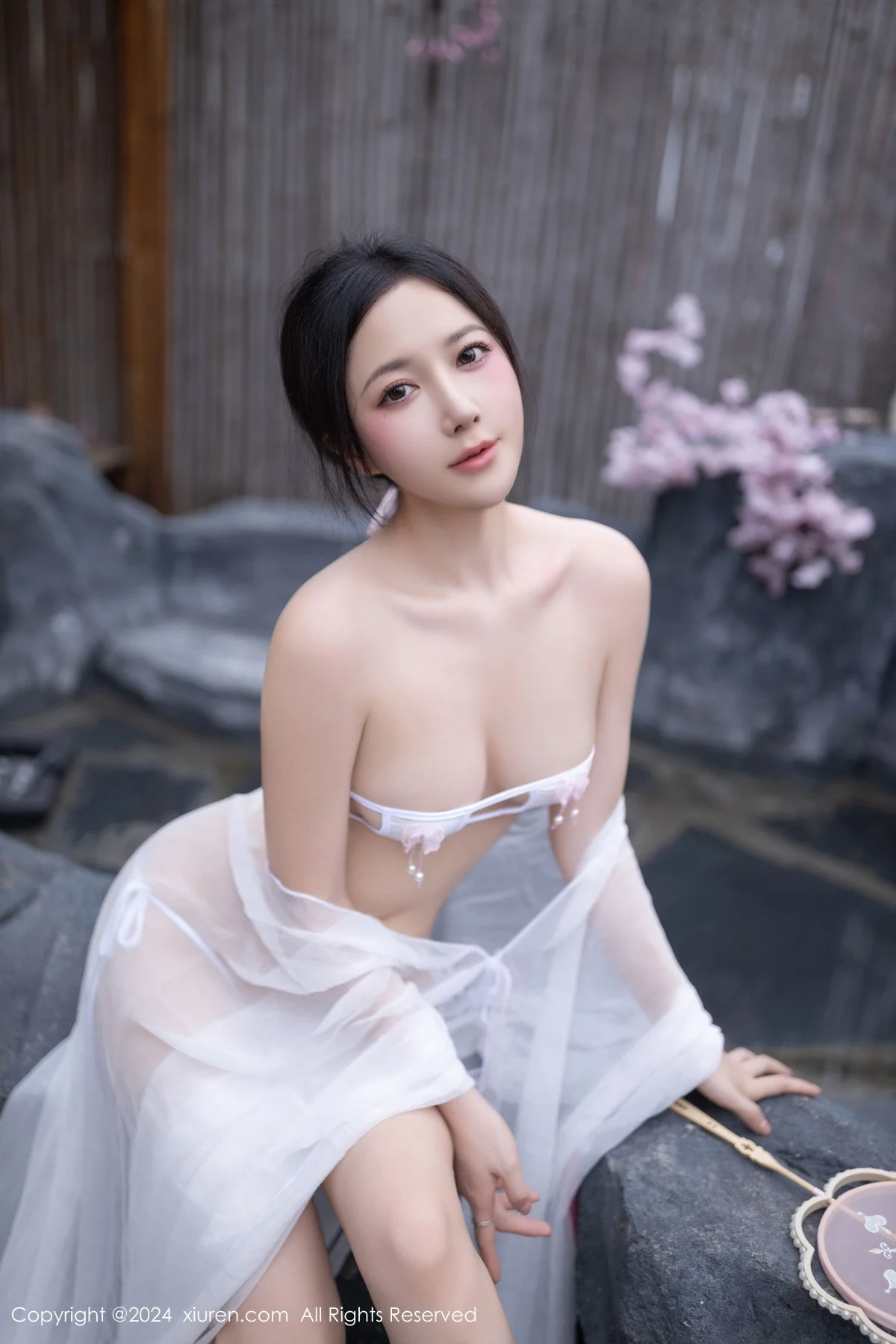 鱼子酱Fish性感白色轻透连衣裙露白色情趣内衣迷人绝美写真 第 37 张