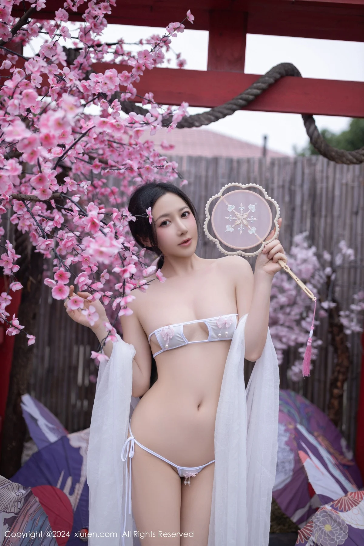 鱼子酱Fish性感白色轻透连衣裙露白色情趣内衣迷人绝美写真 第 86 张
