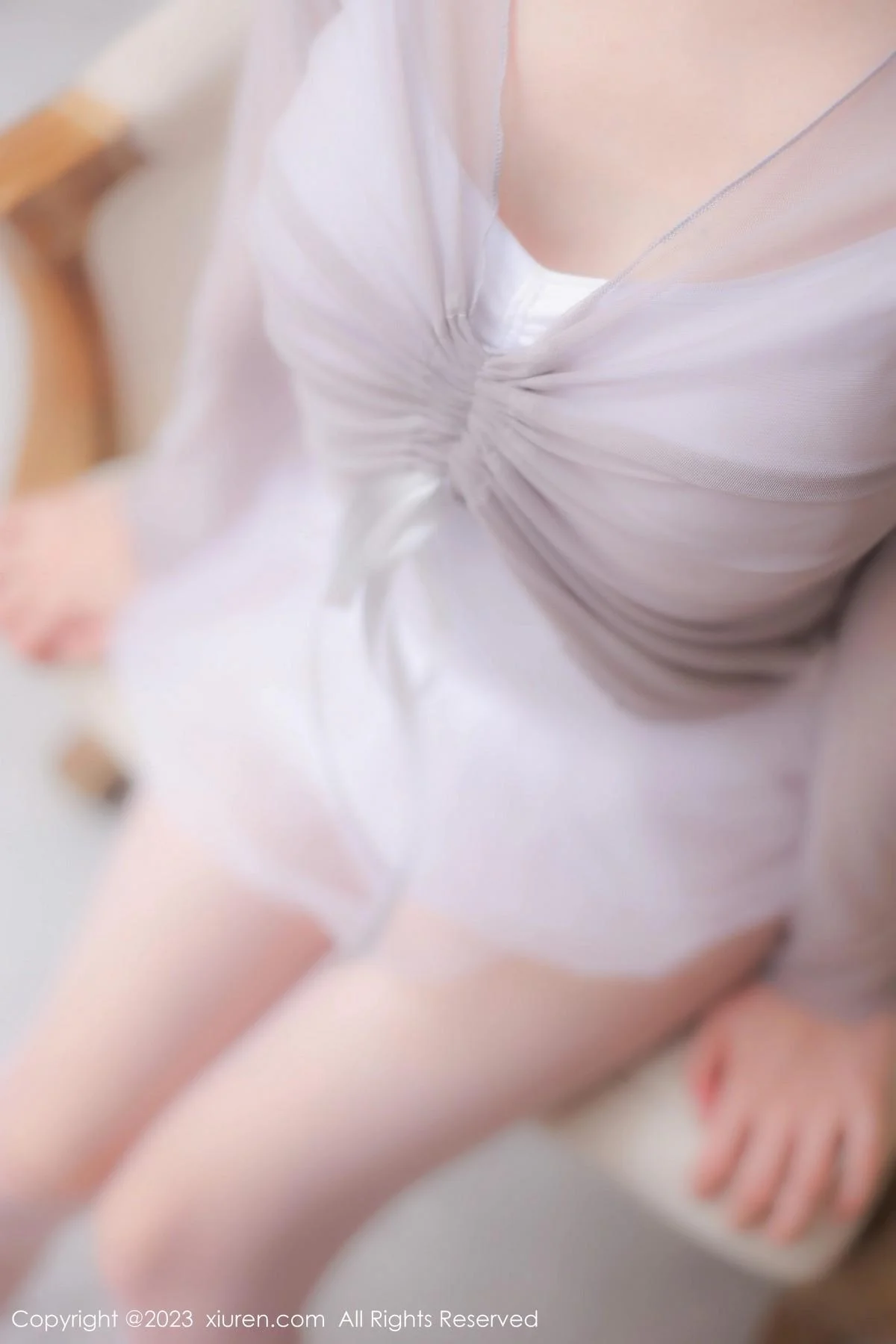 谢小蒽性感淡灰色芭蕾舞裙配白色丝袜秀曼妙身姿绝美写真 第 23 张