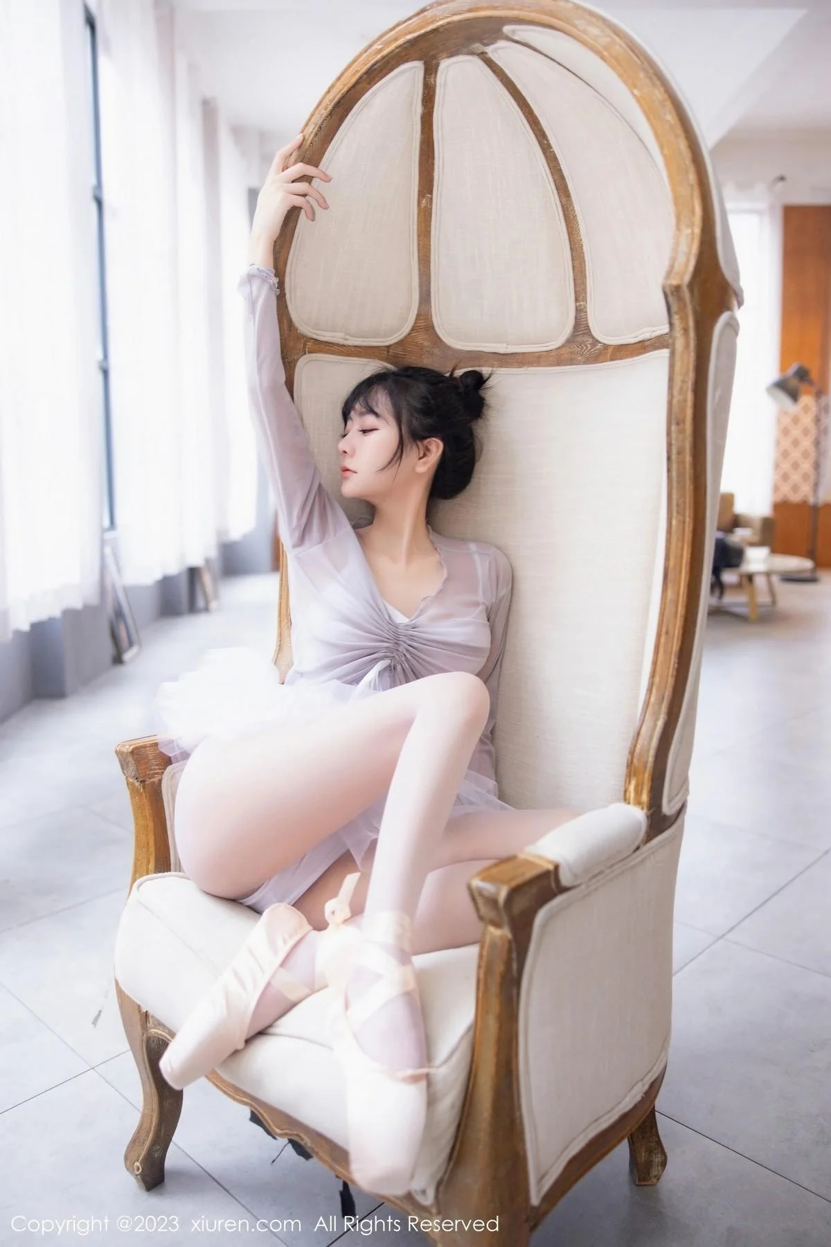 谢小蒽性感淡灰色芭蕾舞裙配白色丝袜秀曼妙身姿绝美写真 第 47 张