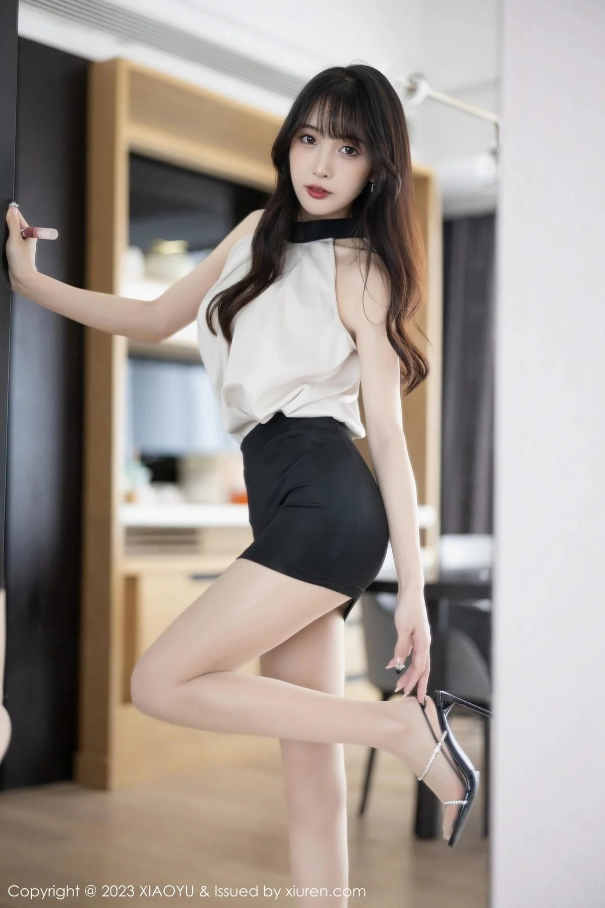 林星阑浅色上衣配黑短裙+粉色蕾丝内衣秀曼妙身姿绝美写真 第 29 张