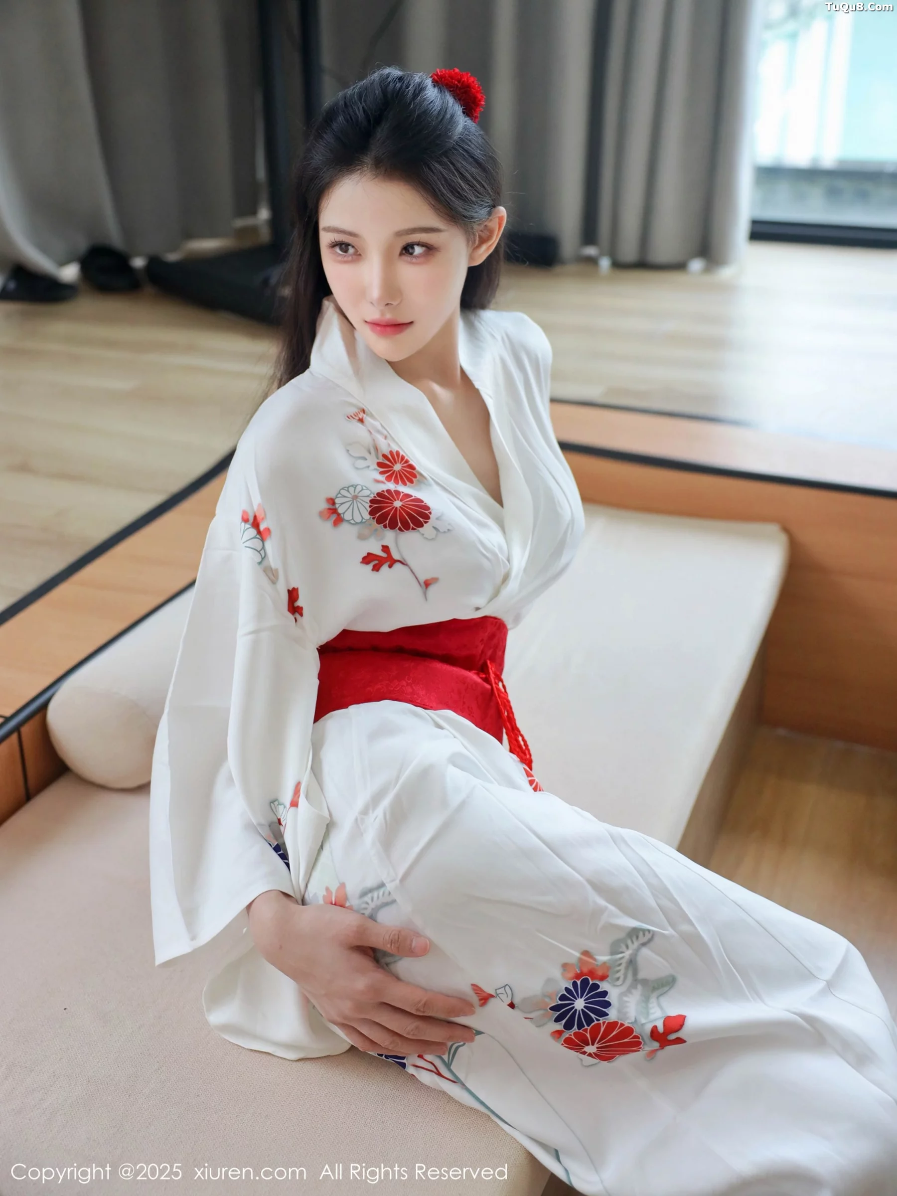 梨霜儿性感粉色蕾丝内衣配粉色丝袜秀丰腴身材迷人绝美写真 第 12 张