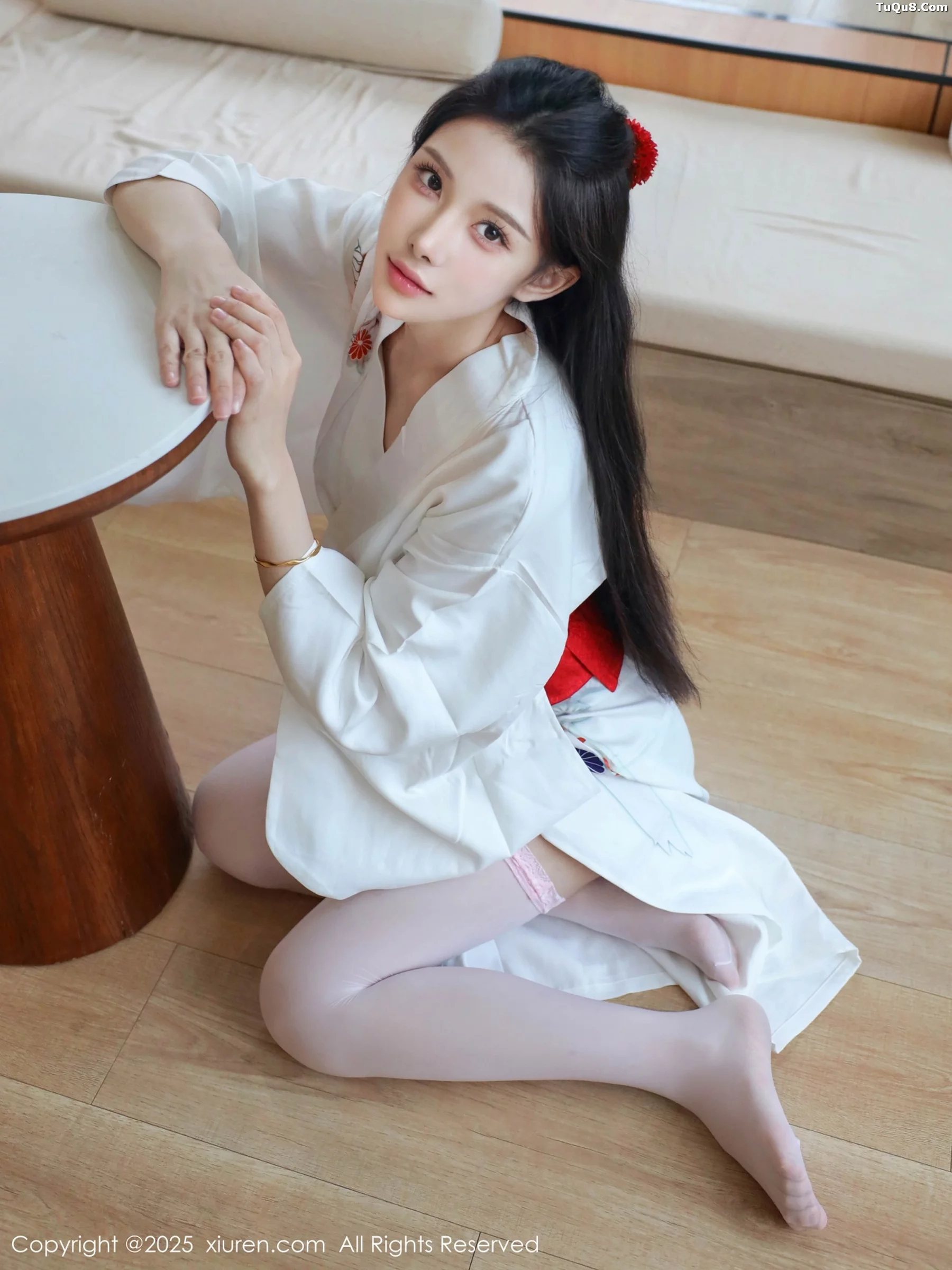 梨霜儿性感粉色蕾丝内衣配粉色丝袜秀丰腴身材迷人绝美写真 第 30 张