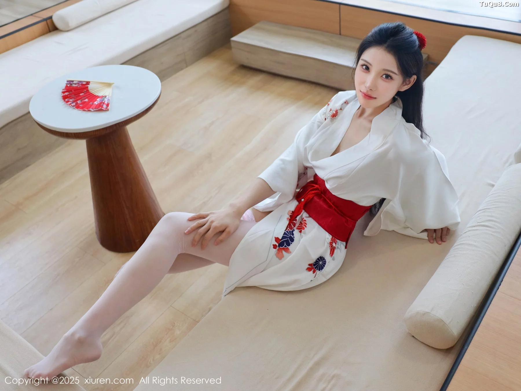 梨霜儿性感粉色蕾丝内衣配粉色丝袜秀丰腴身材迷人绝美写真 第 44 张