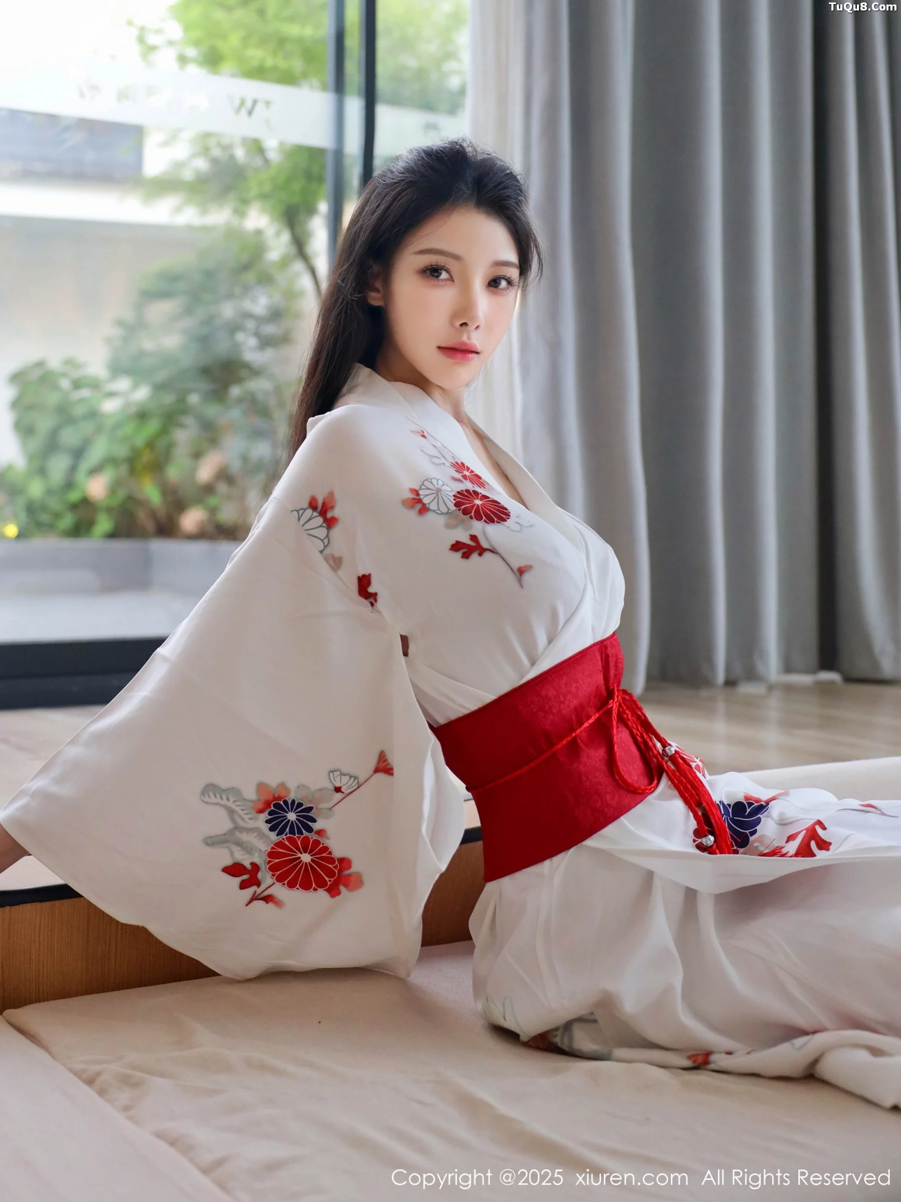 梨霜儿性感粉色蕾丝内衣配粉色丝袜秀丰腴身材迷人绝美写真 第 7 张