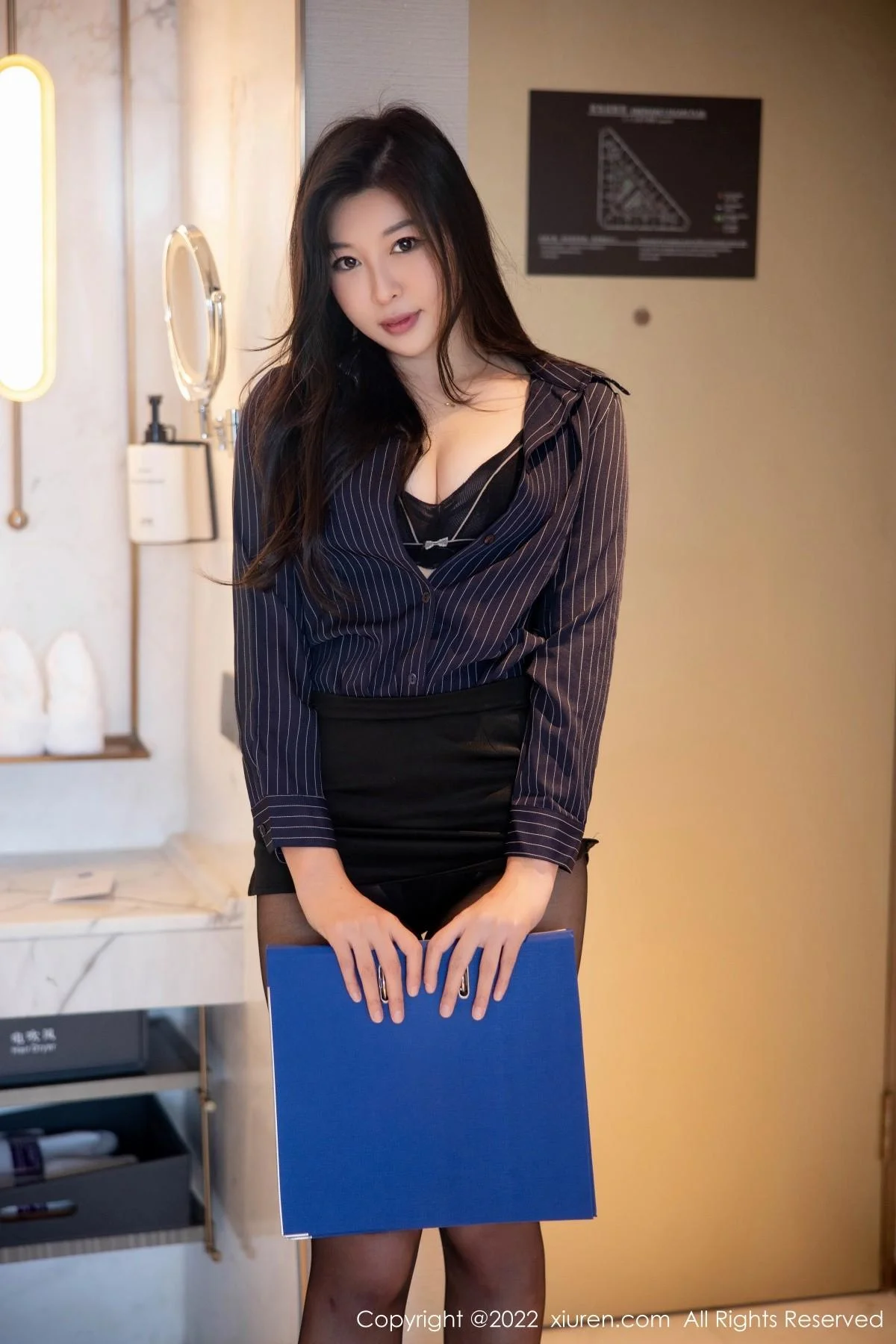 卡卡酱职业服OL装扮性感黑色内衣秀丰满身材绝美写真 第 18 张