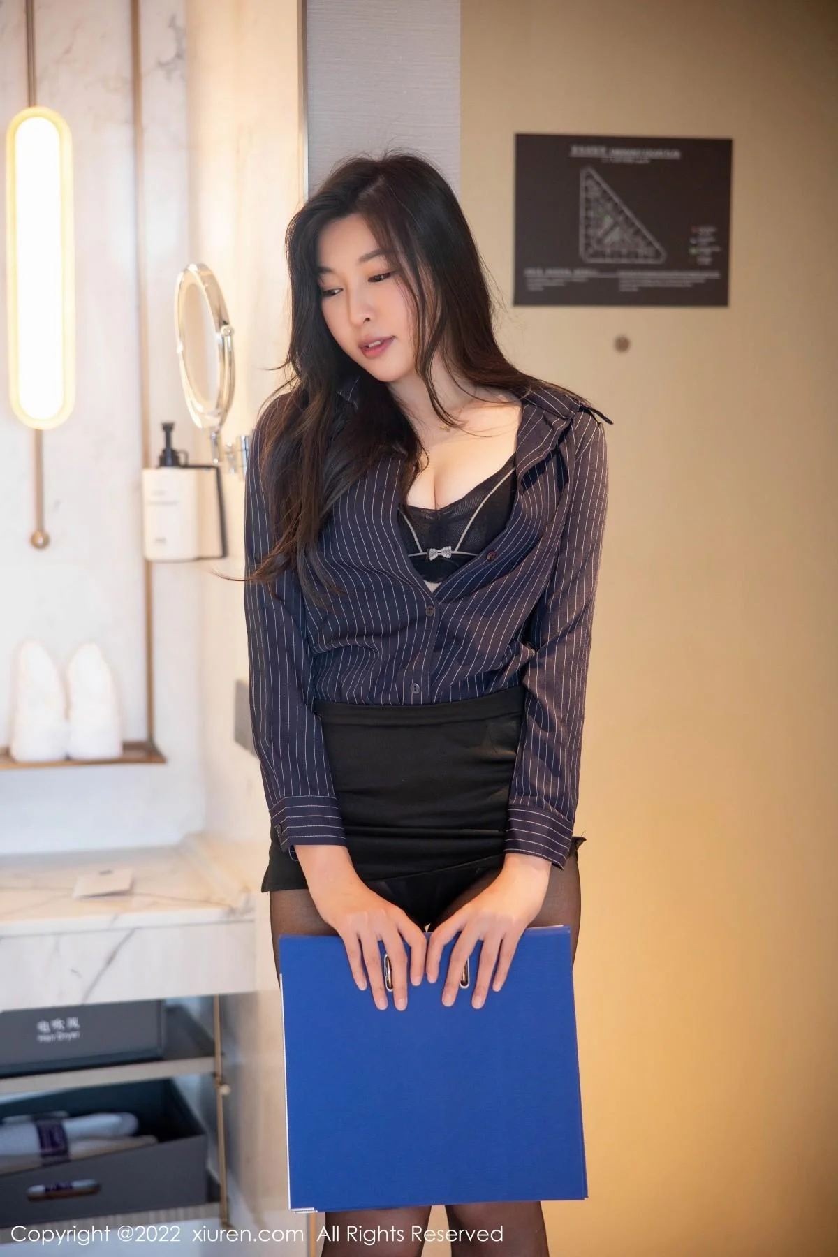 卡卡酱职业服OL装扮性感黑色内衣秀丰满身材绝美写真 第 19 张