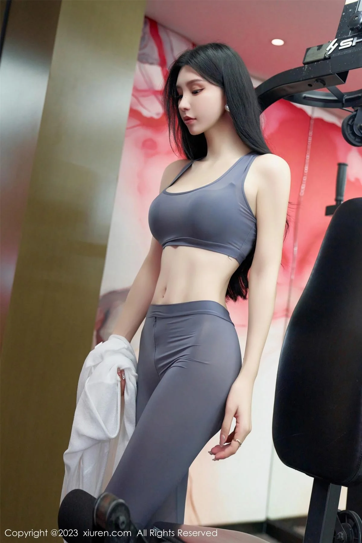 周于希Sally酒店场景性感灰色健身服紧身秀完美身材绝美写真 第 18 张
