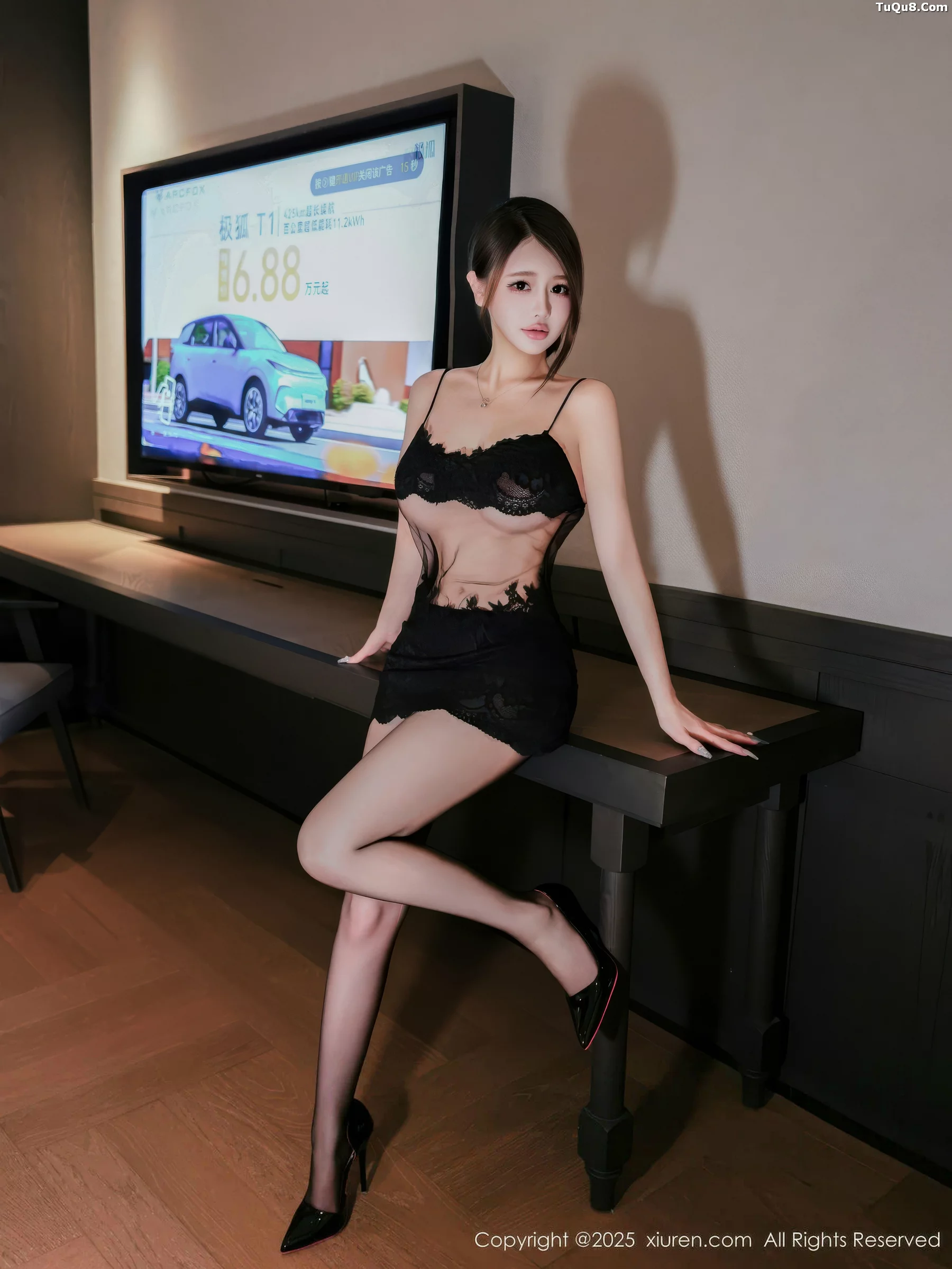 甜妮性感黑色情趣内衣配超薄黑丝秀丰腴身姿迷人绝美写真 第 1 张