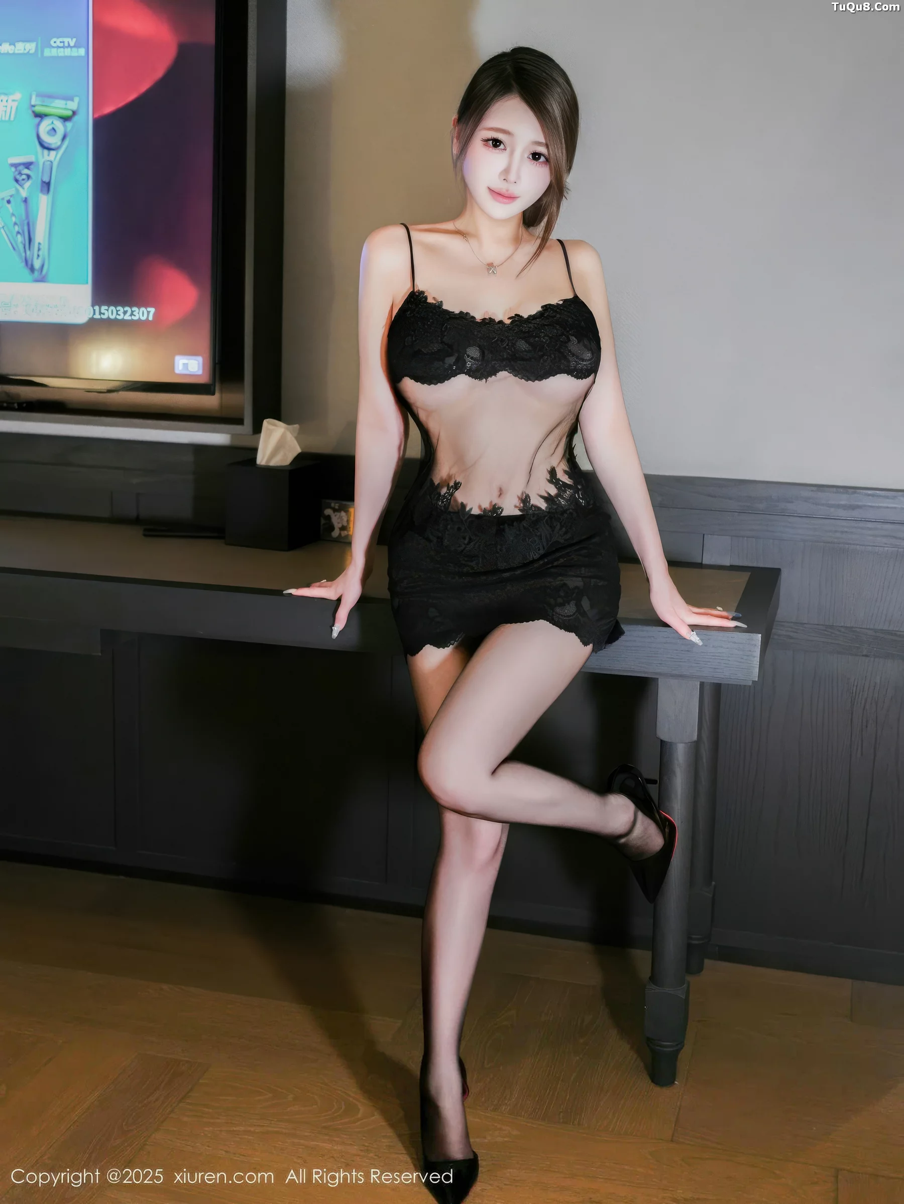 甜妮性感黑色情趣内衣配超薄黑丝秀丰腴身姿迷人绝美写真 第 6 张