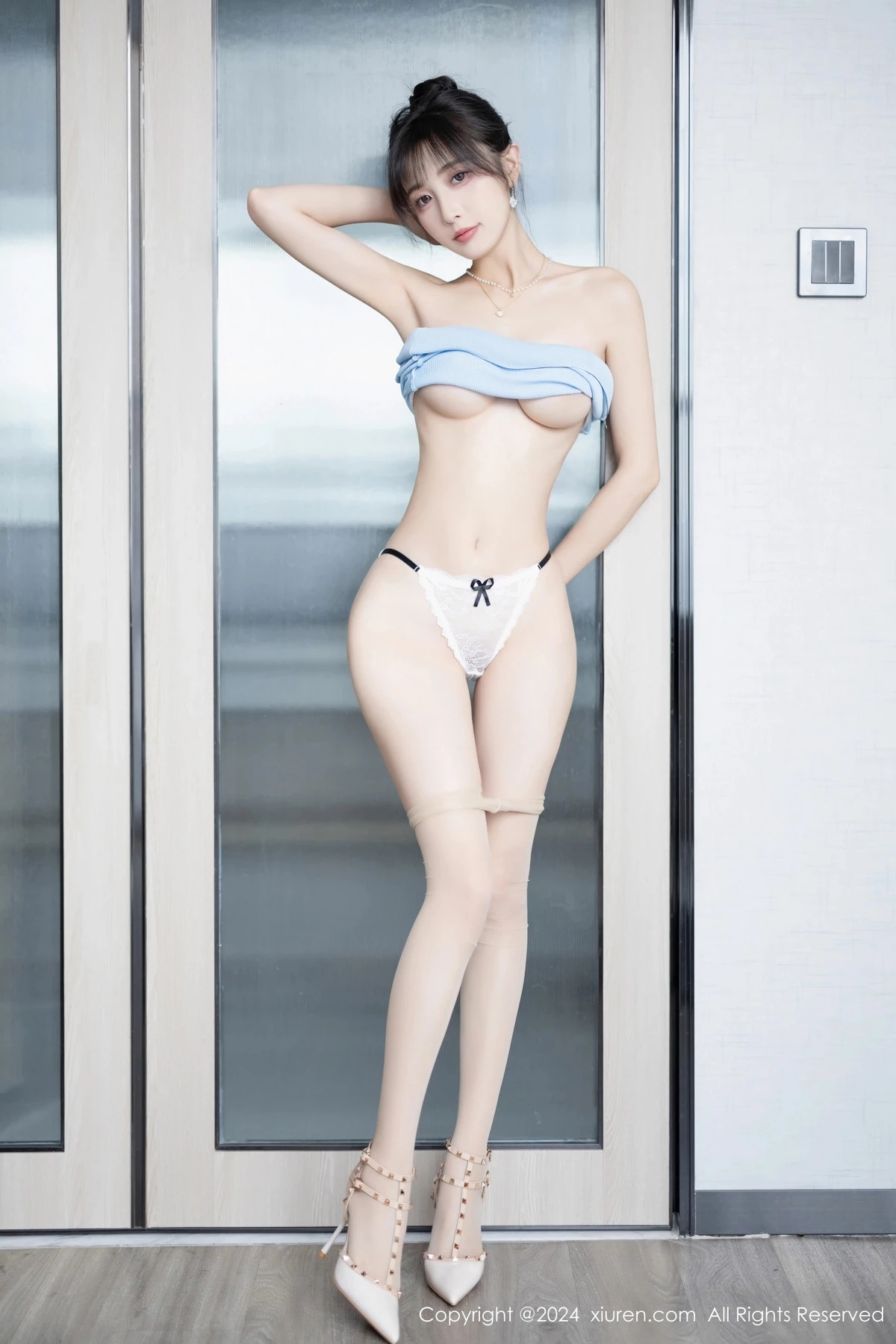 林星阑情趣修女服+蓝色服饰配超薄白丝秀曼妙身姿绝美写真 第 39 张