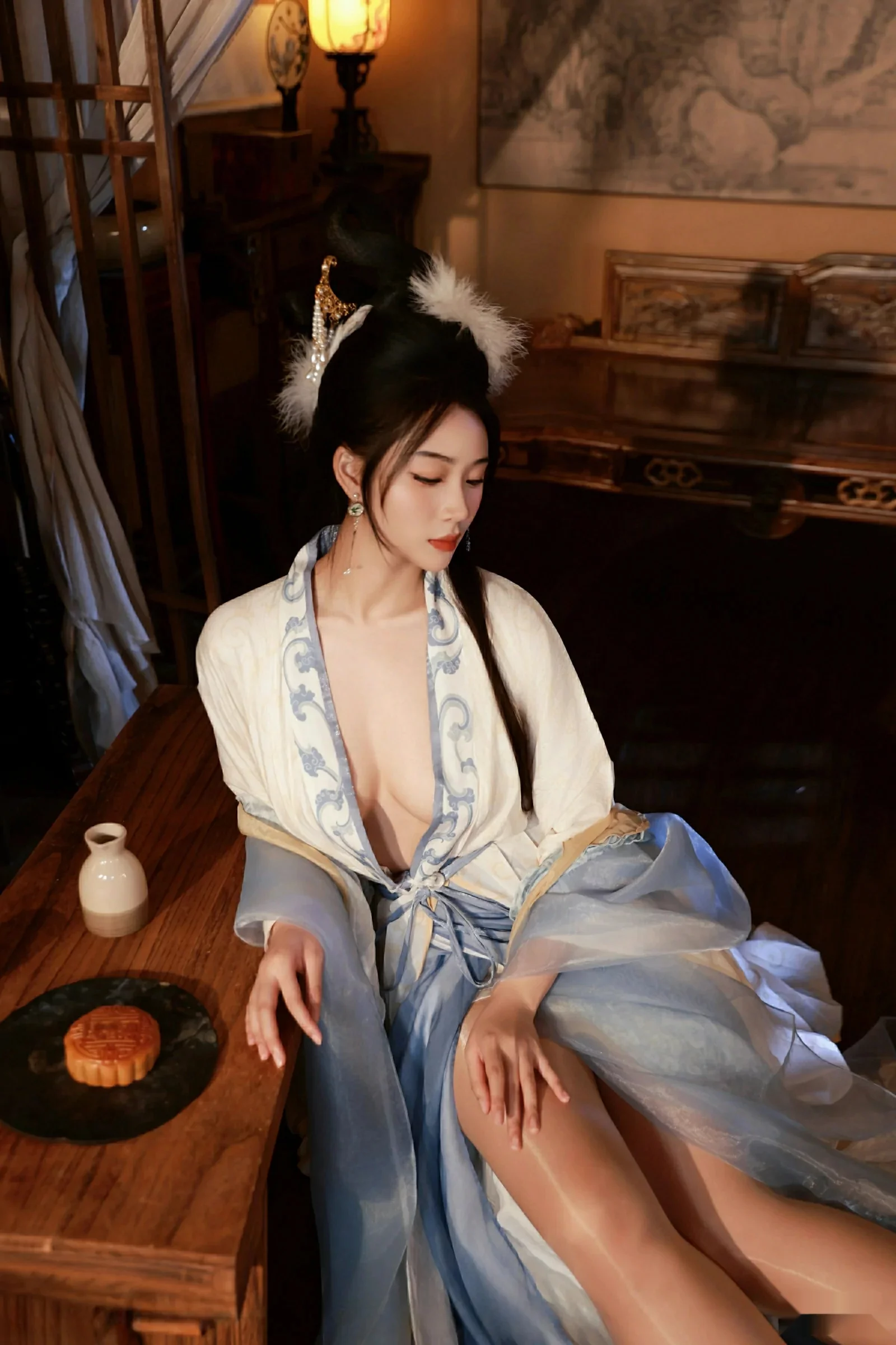 南乔中秋主题性感汉服装扮配超薄肉丝秀白嫩肌肤绝美写真 第 35 张