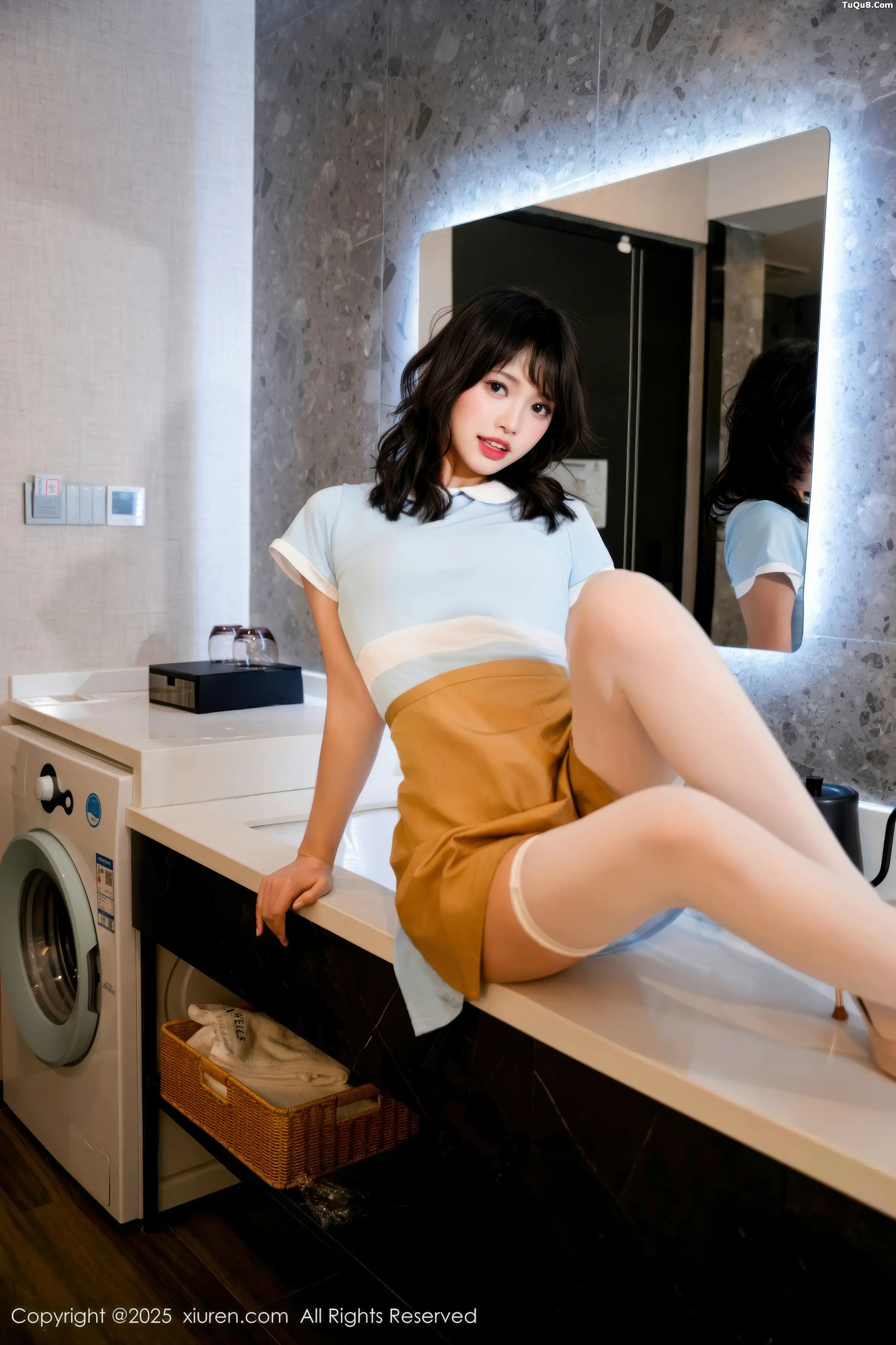 小舒淇性感蓝色T恤露白色内衣配白丝袜秀曼妙身姿绝美写真 第 20 张