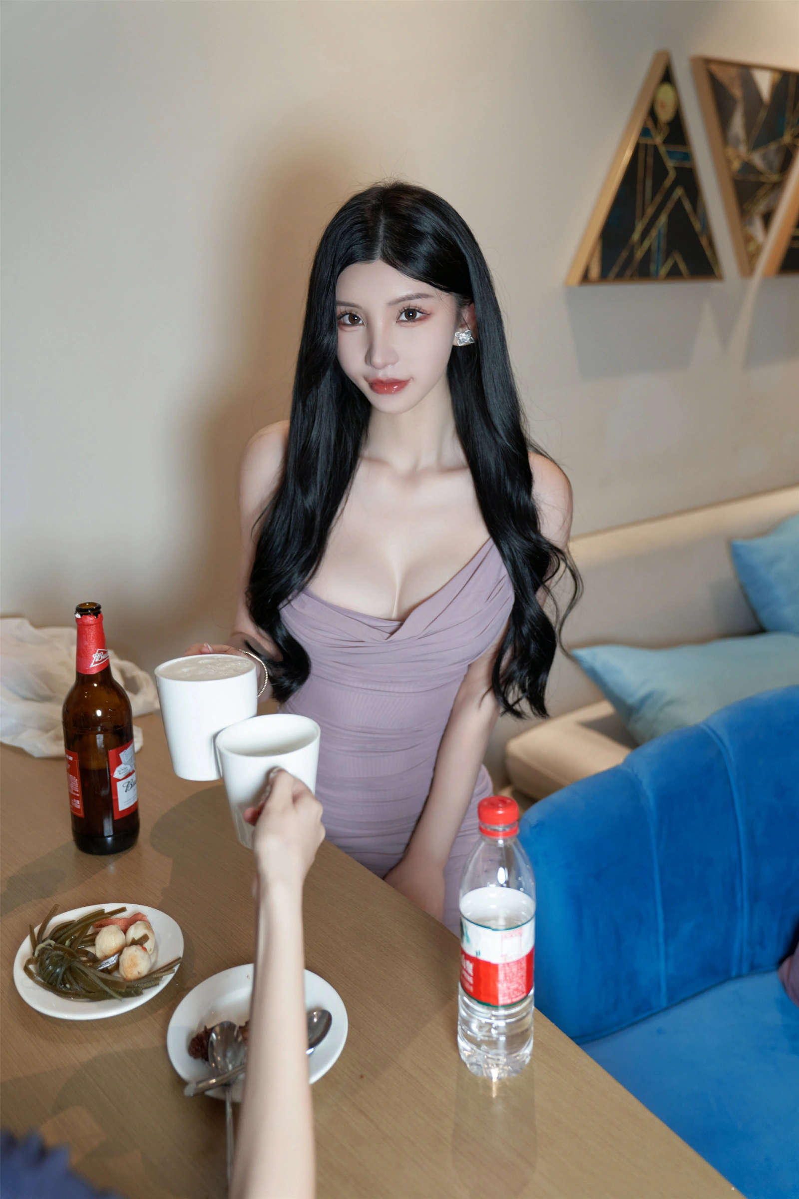 [秀人付费] 周于希Sally 诱人私拍福利 色诱邻居老公 第 17 张