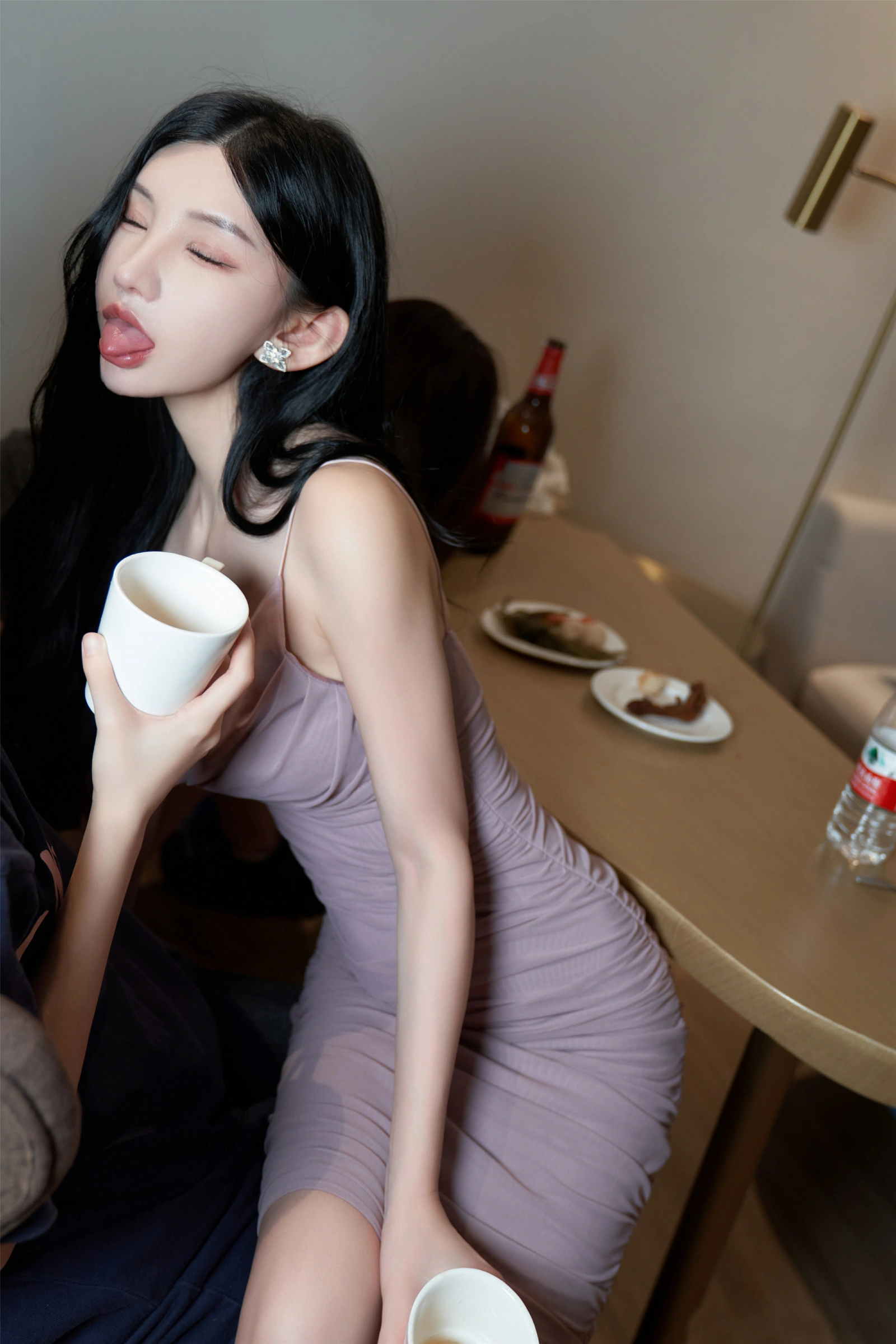 [秀人付费] 周于希Sally 诱人私拍福利 色诱邻居老公 第 52 张