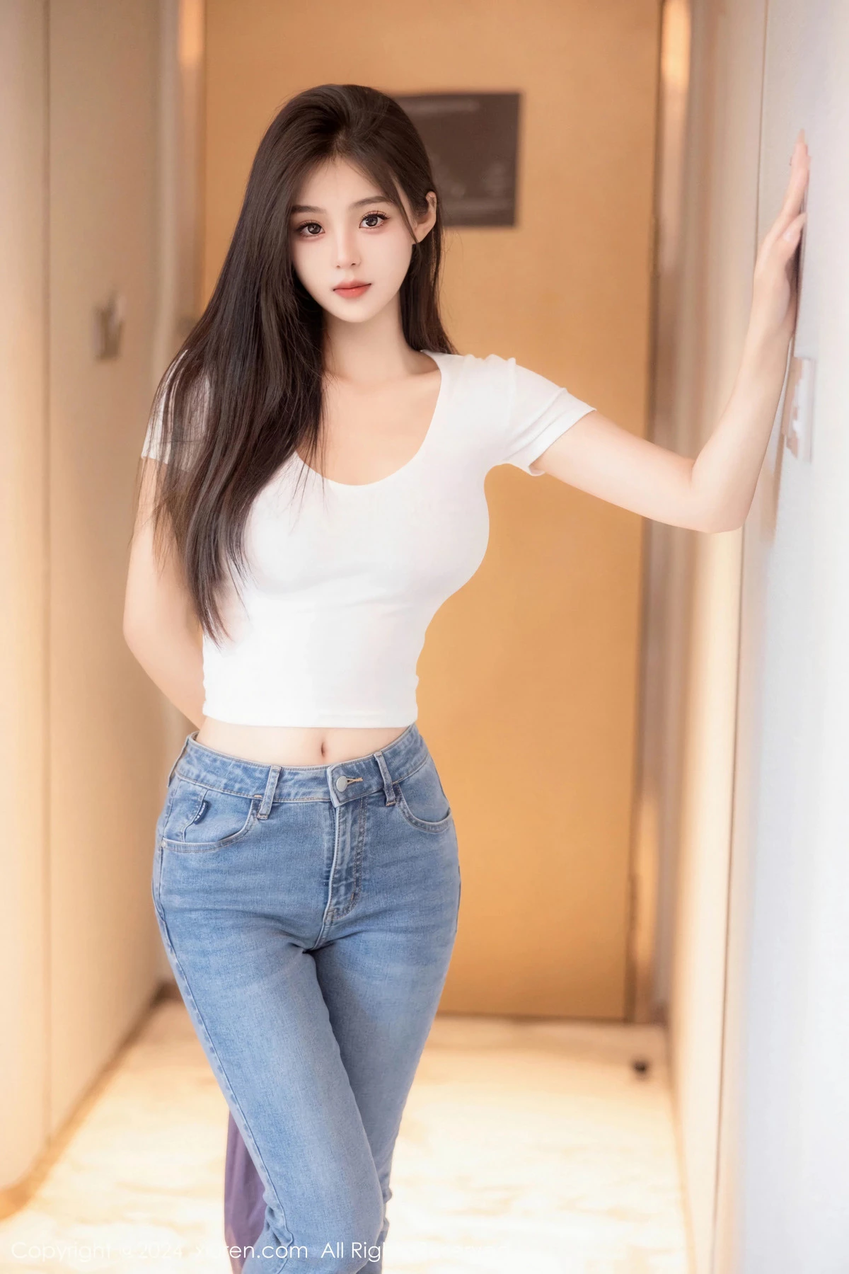 周周不吃香菜性感白T配牛仔裤秀完美身姿迷人绝美写真 第 12 张