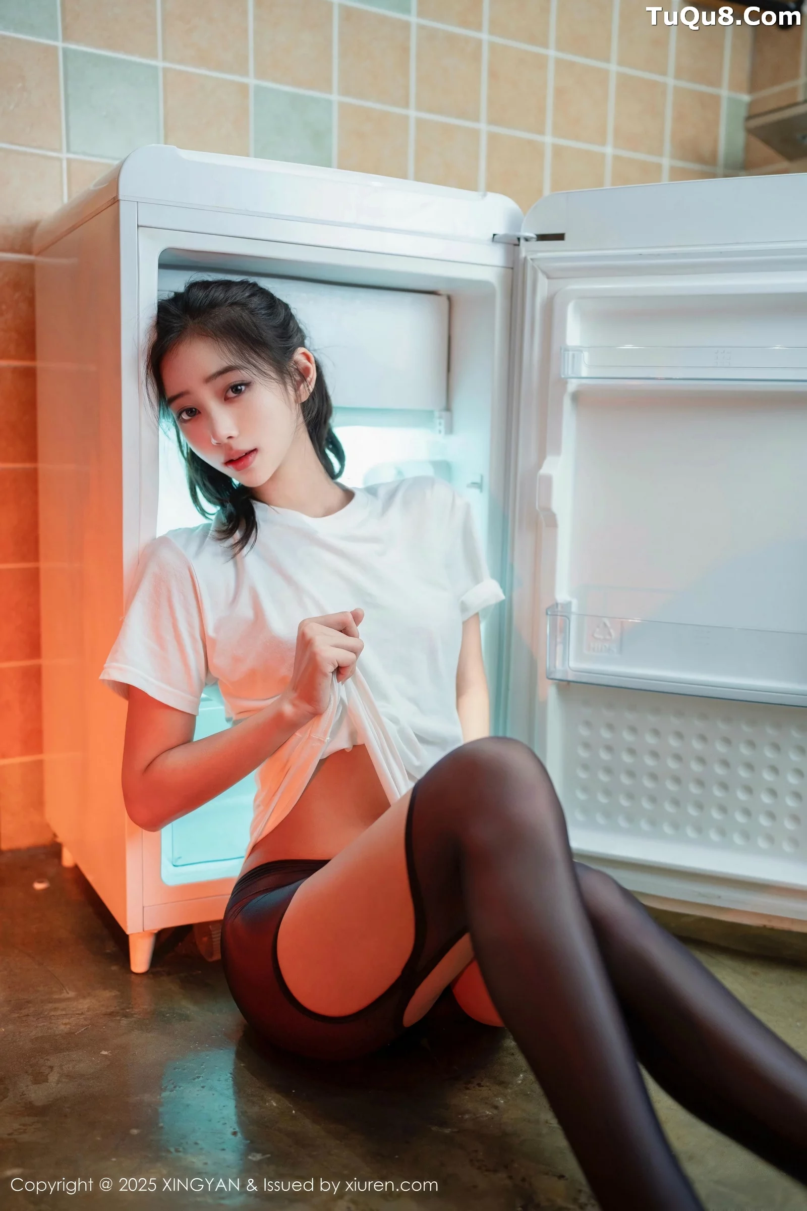 时安安性感篮球服露白短T配黑丝吊袜秀柔美身段绝美写真 第 41 张
