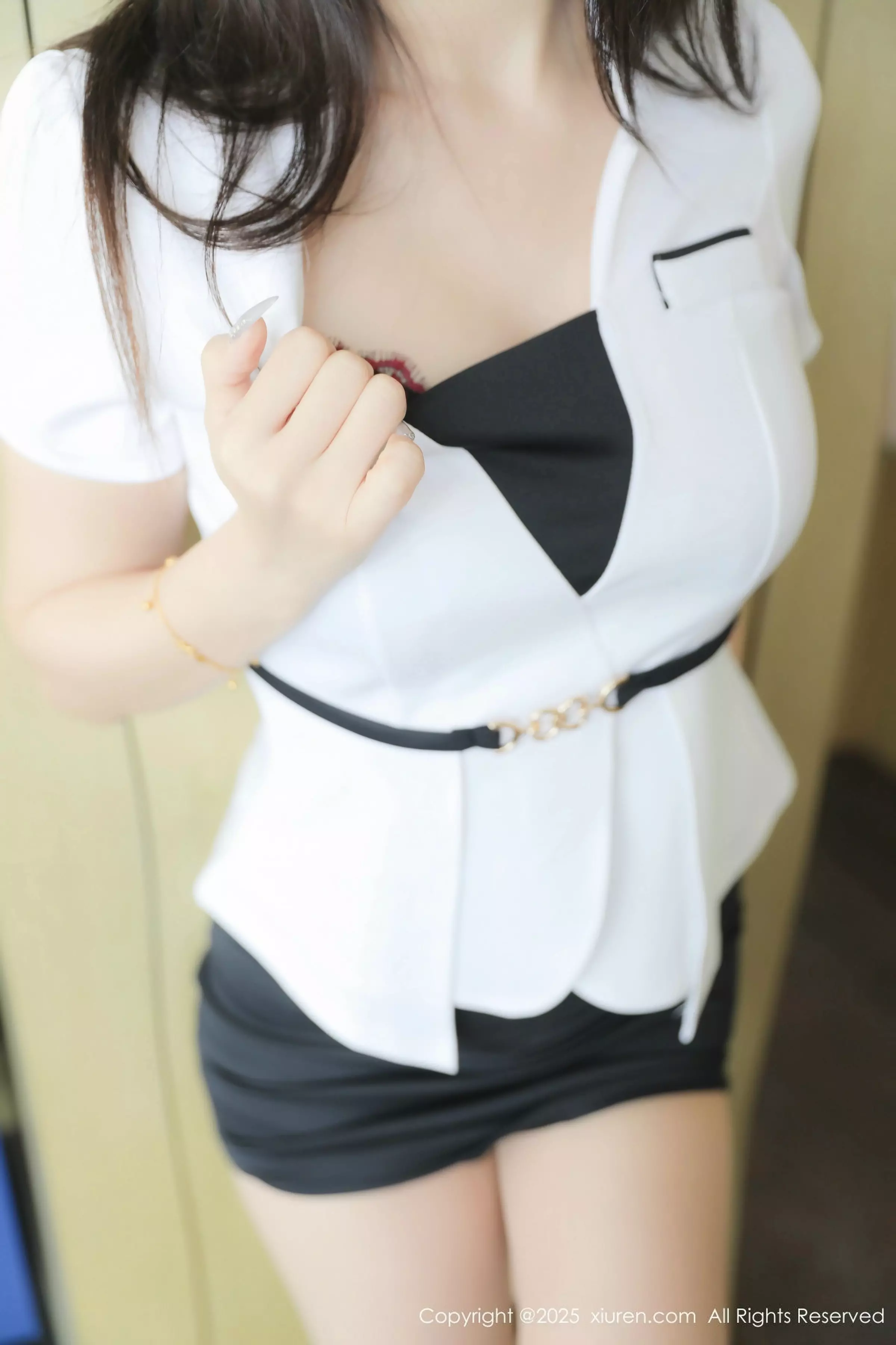 Candy糖糖性感白色OL服饰配超薄肉丝秀完美身材绝美写真 第 10 张