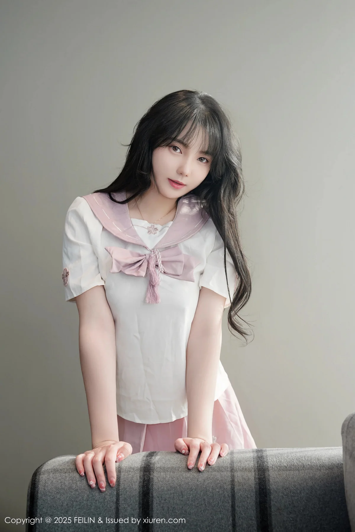 软情性感粉色JK短裙配白色丝袜秀凹凸身材完美绝美写真 第 62 张