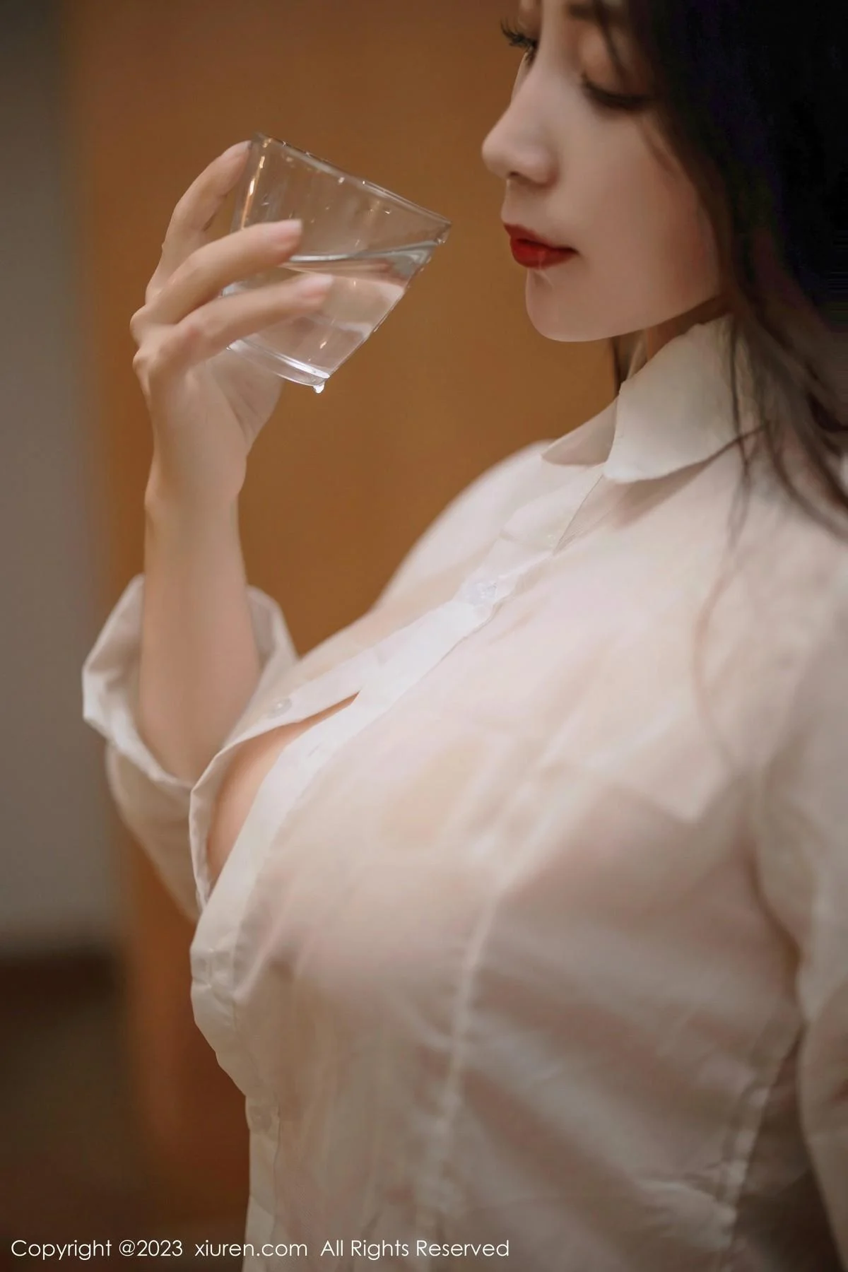 娇喘JC性感薄透白T配黑色短裙露超薄肉丝秀翘臀绝美写真 第 21 张