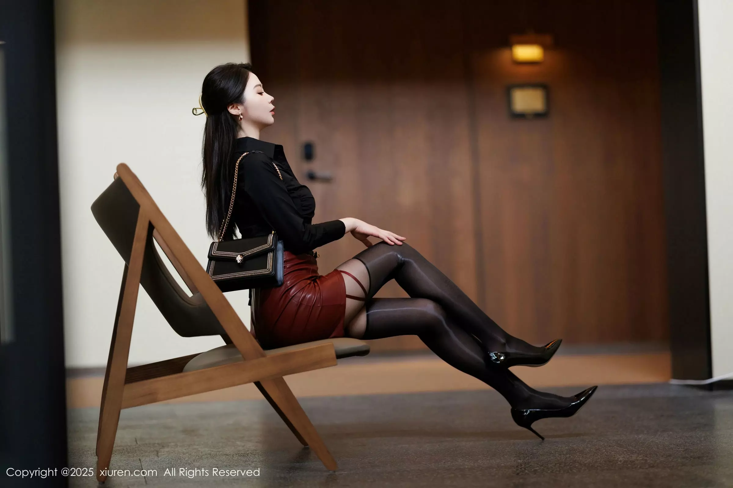 梦心玥性感黑衬衫露红色内衣配超薄黑丝秀曼妙身姿绝美写真 第 22 张