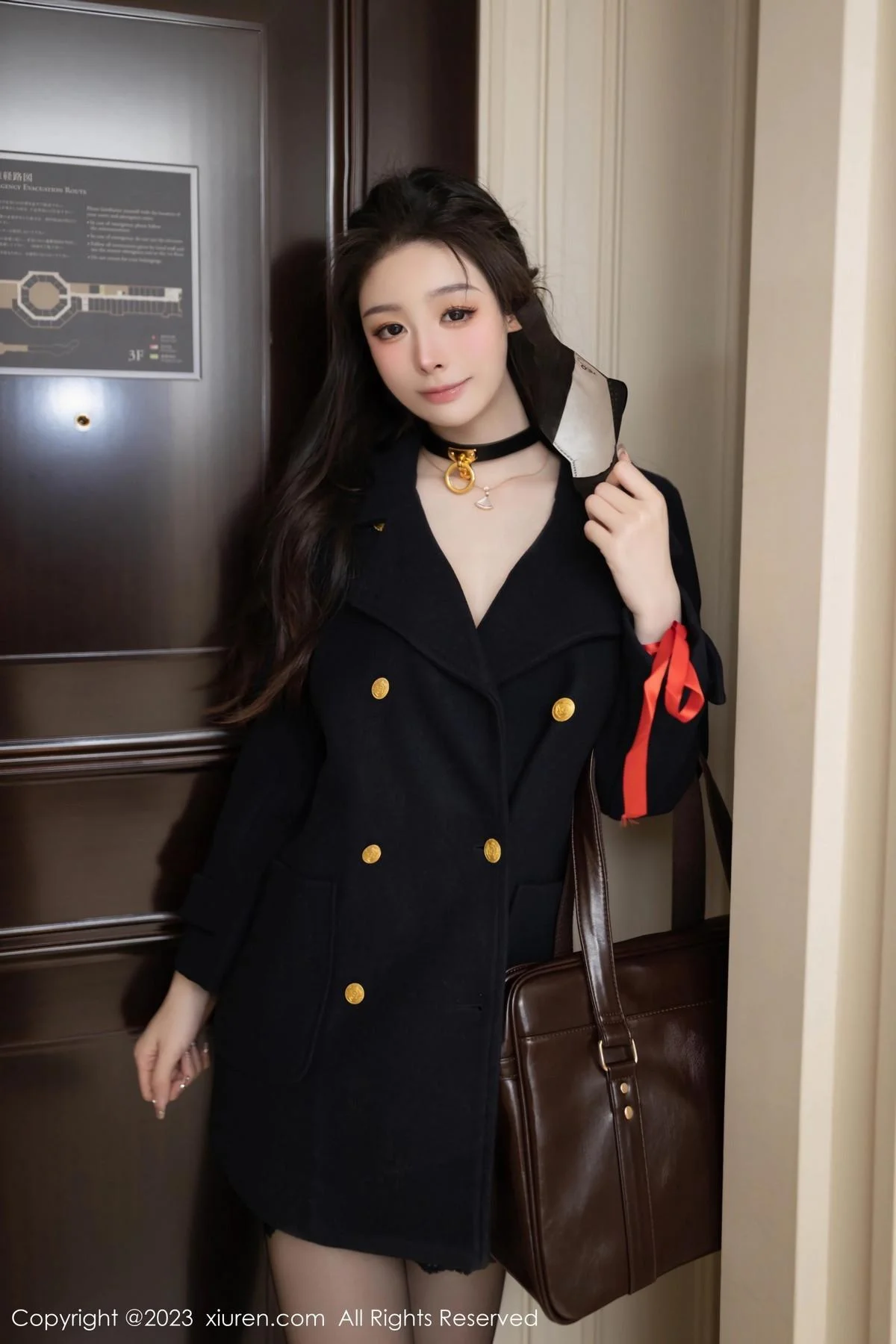 小逗逗捆绑主题性感黑色网格情趣服配黑丝袜撩人绝美写真 第 4 张