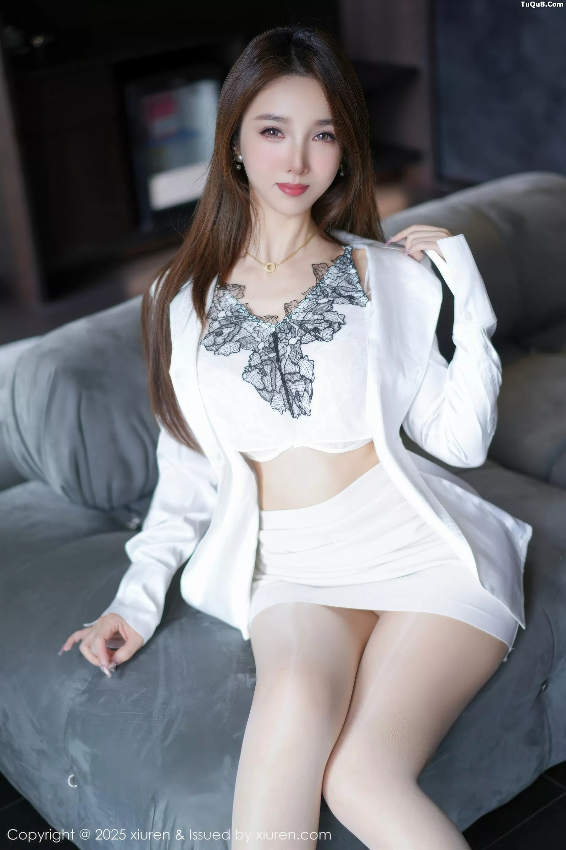 桃桃·夭夭twins白色蕾丝内衣配超薄肉丝秀曼妙身姿绝美写真 第 15 张