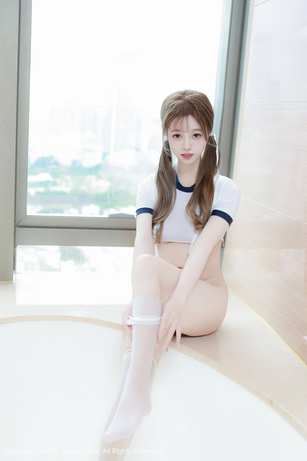 甜白酱私房性感白色死库水配白丝袜秀惹火身材撩人绝美写真 第 70 张