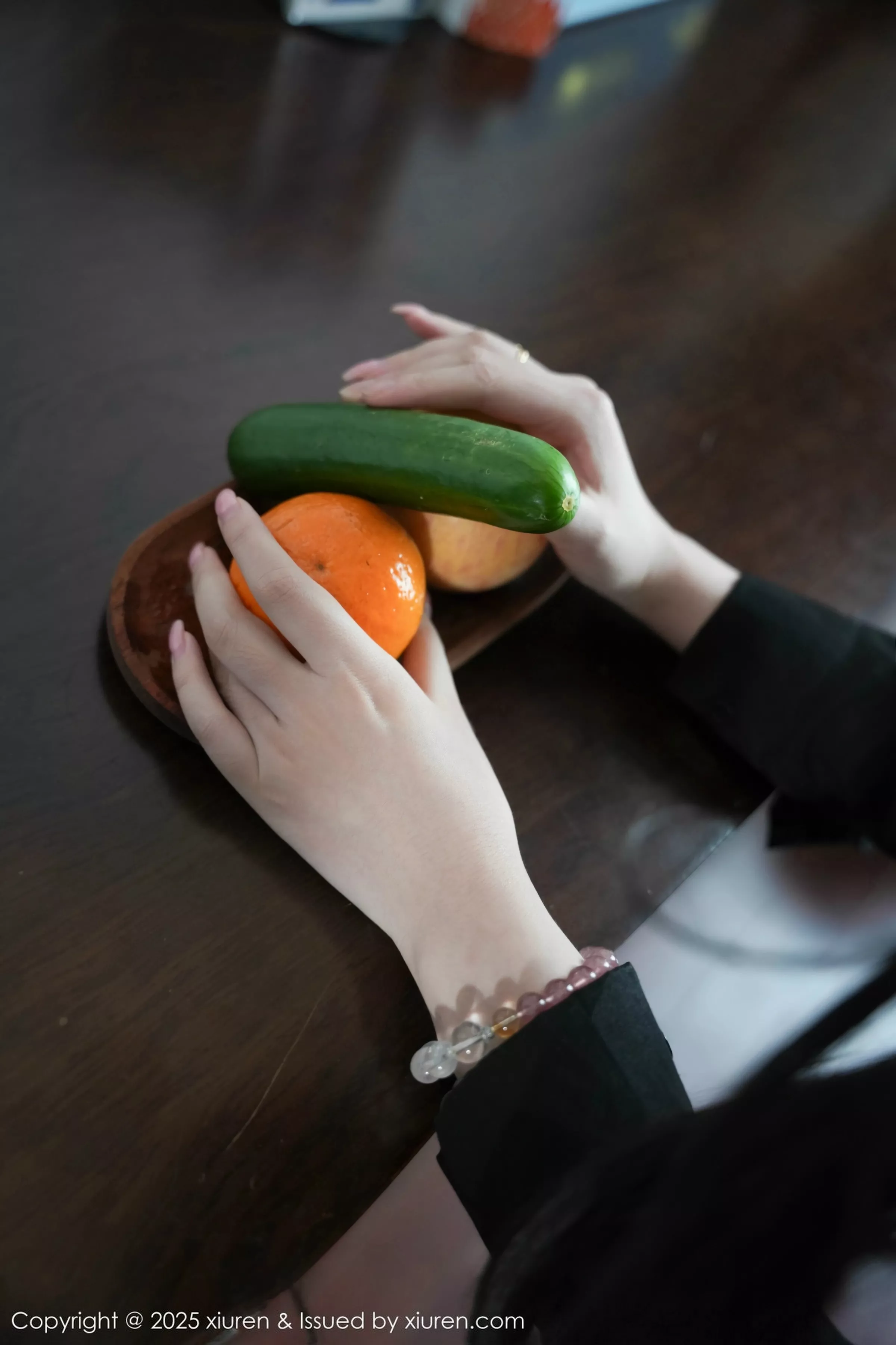 软情性感黑色制服配红色短裙露超薄黑丝秀曼妙身姿绝美写真 第 65 张
