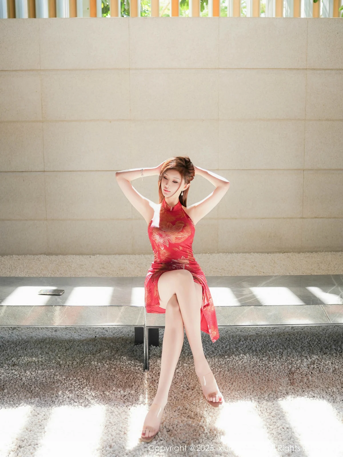 Carol周妍希性感红色旗袍服饰配超薄肉丝秀丰满身材绝美写真 第 59 张