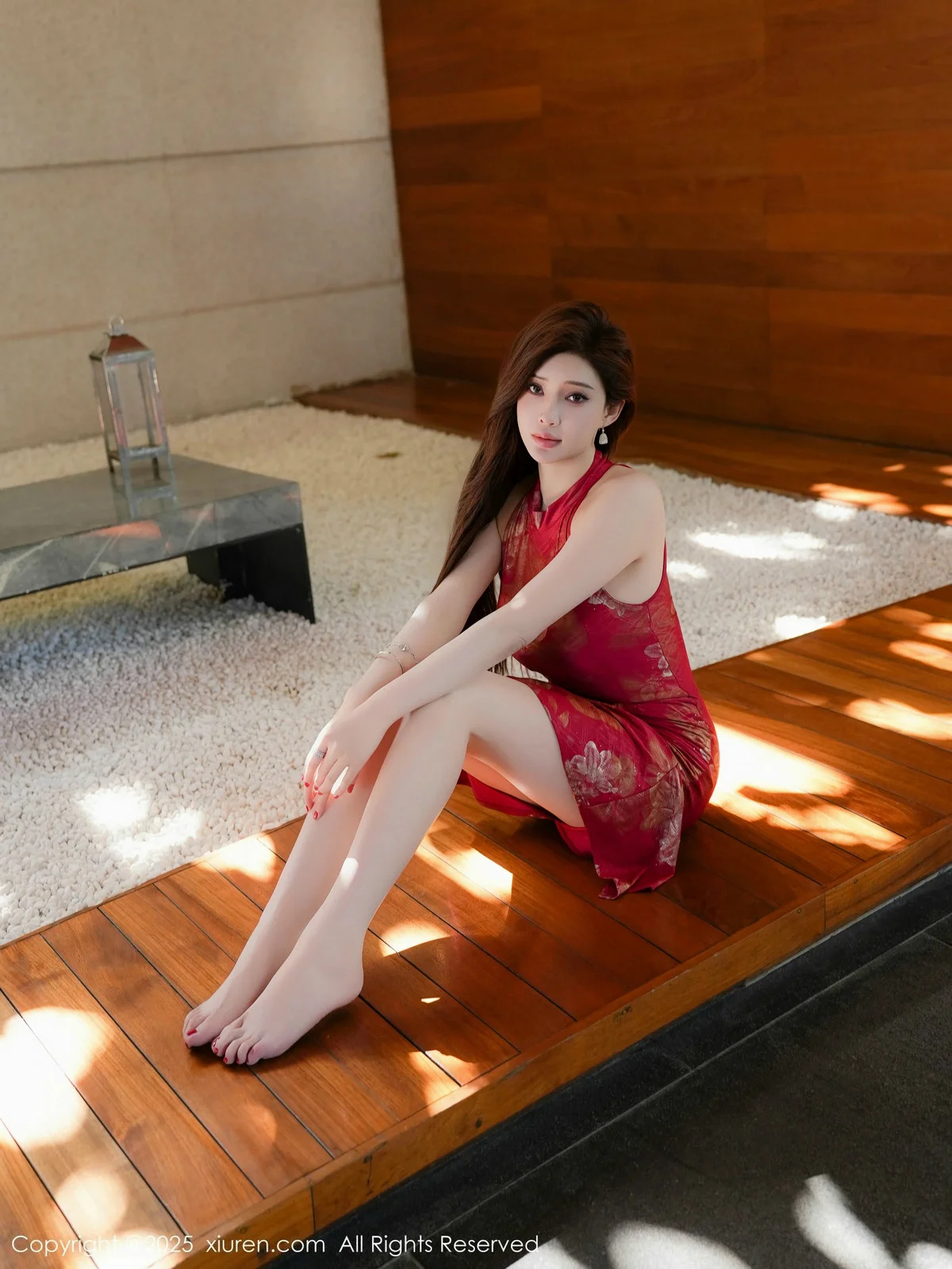 Carol周妍希性感红色旗袍服饰配超薄肉丝秀丰满身材绝美写真 第 97 张