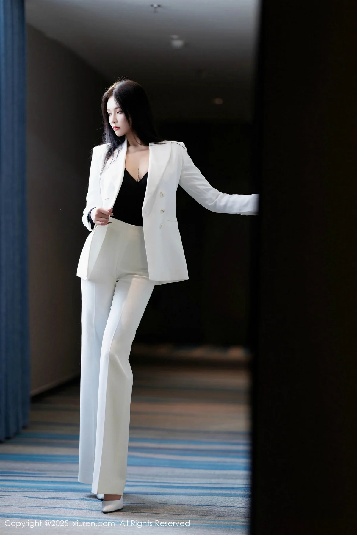 娜比性感黑色情趣内衣配黑丝吊袜秀凹凸身材完美绝美写真 第 15 张