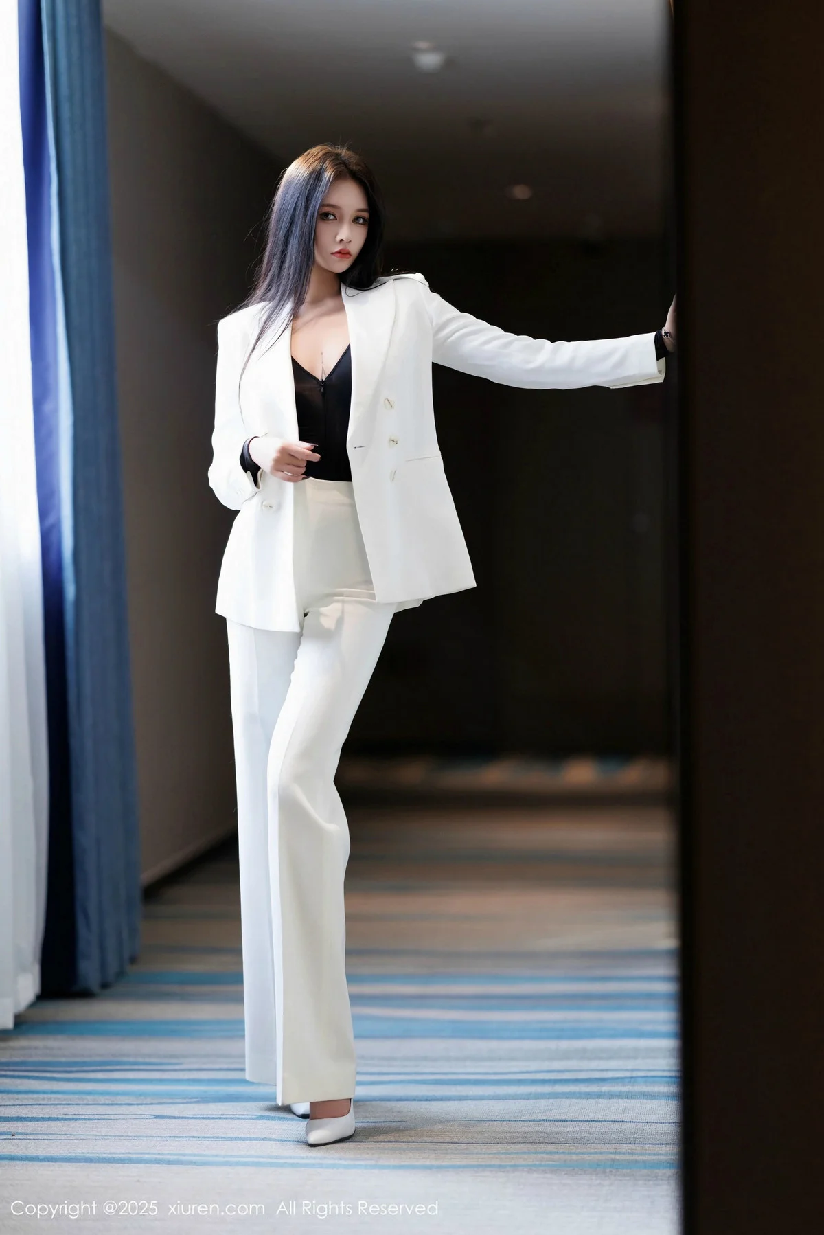 娜比性感黑色情趣内衣配黑丝吊袜秀凹凸身材完美绝美写真 第 16 张