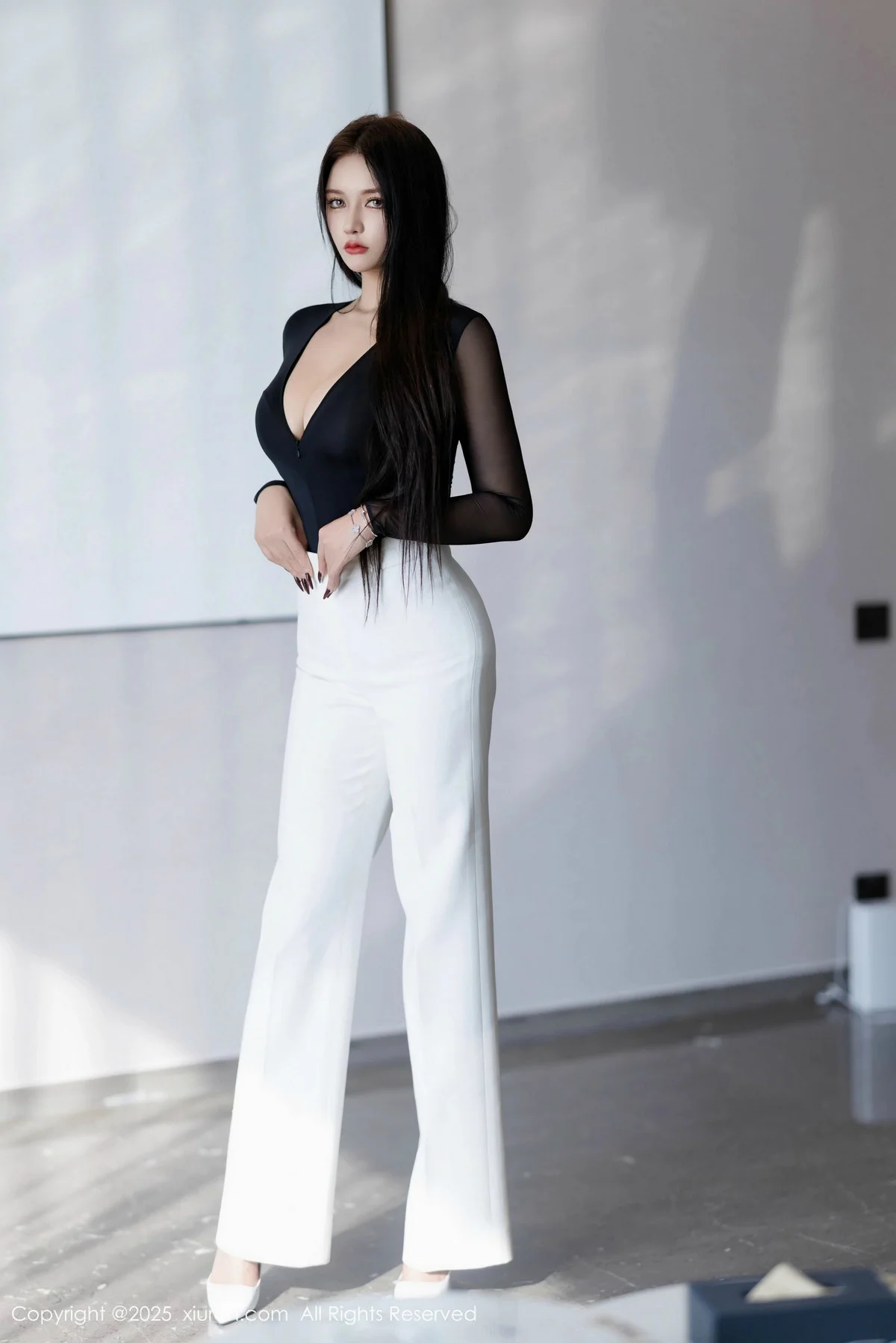 娜比性感黑色情趣内衣配黑丝吊袜秀凹凸身材完美绝美写真 第 35 张