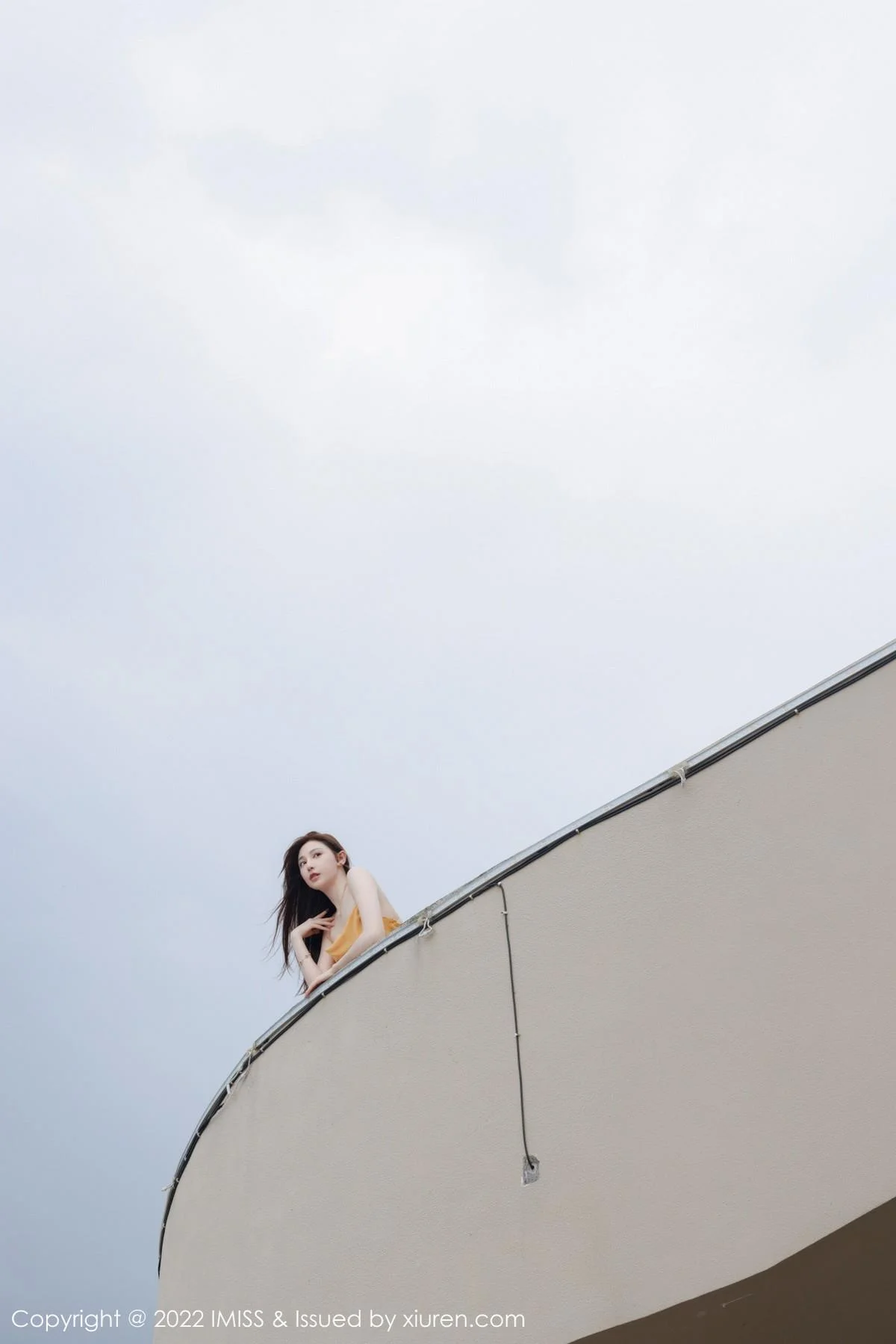 气质Lynn刘奕宁户外场景性感白色长裙秀曼妙身材迷人写真 第 51 张
