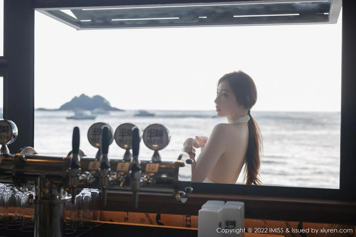 气质Lynn刘奕宁户外场景性感白色长裙秀曼妙身材迷人写真 第 54 张
