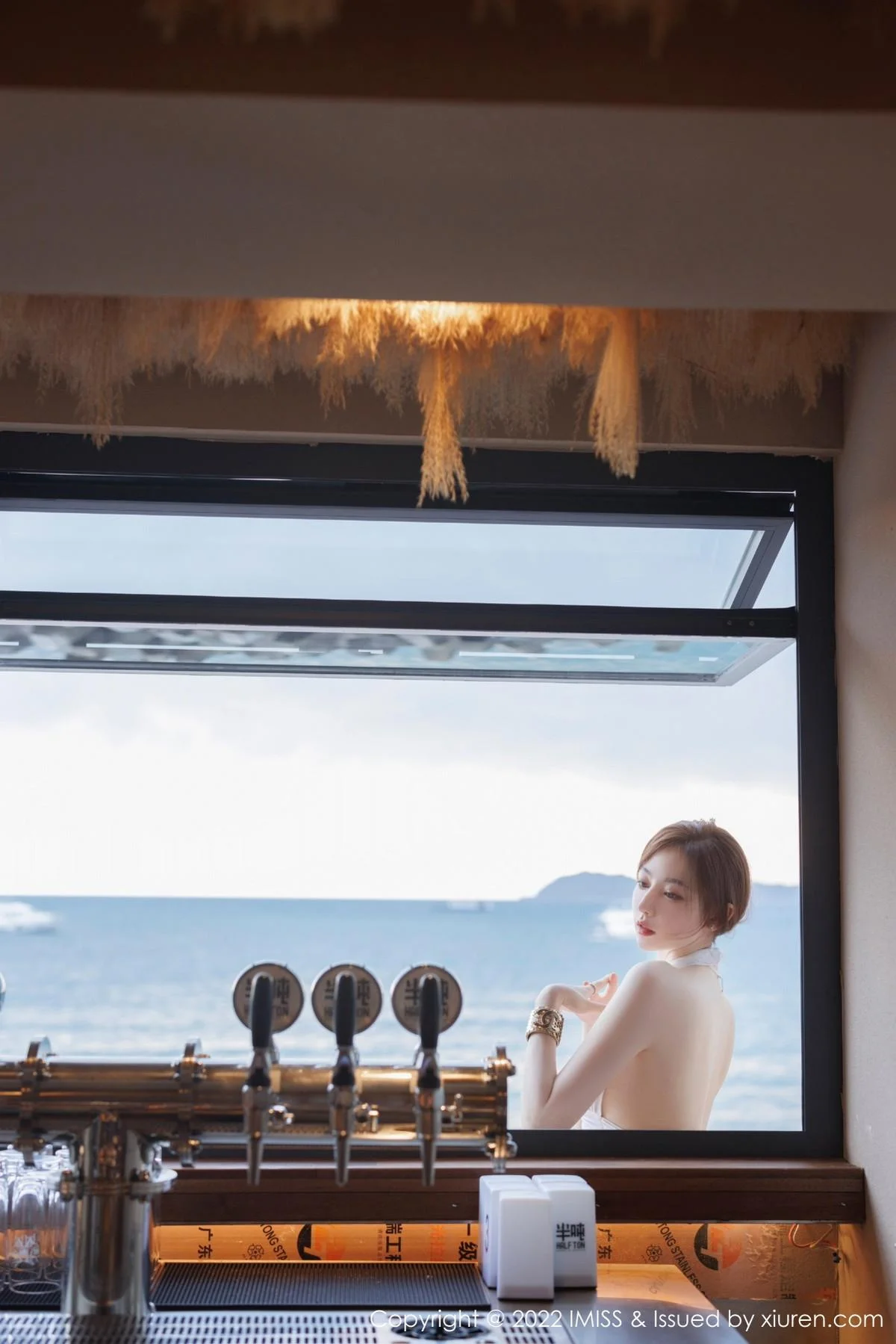 气质Lynn刘奕宁户外场景性感白色长裙秀曼妙身材迷人写真 第 62 张